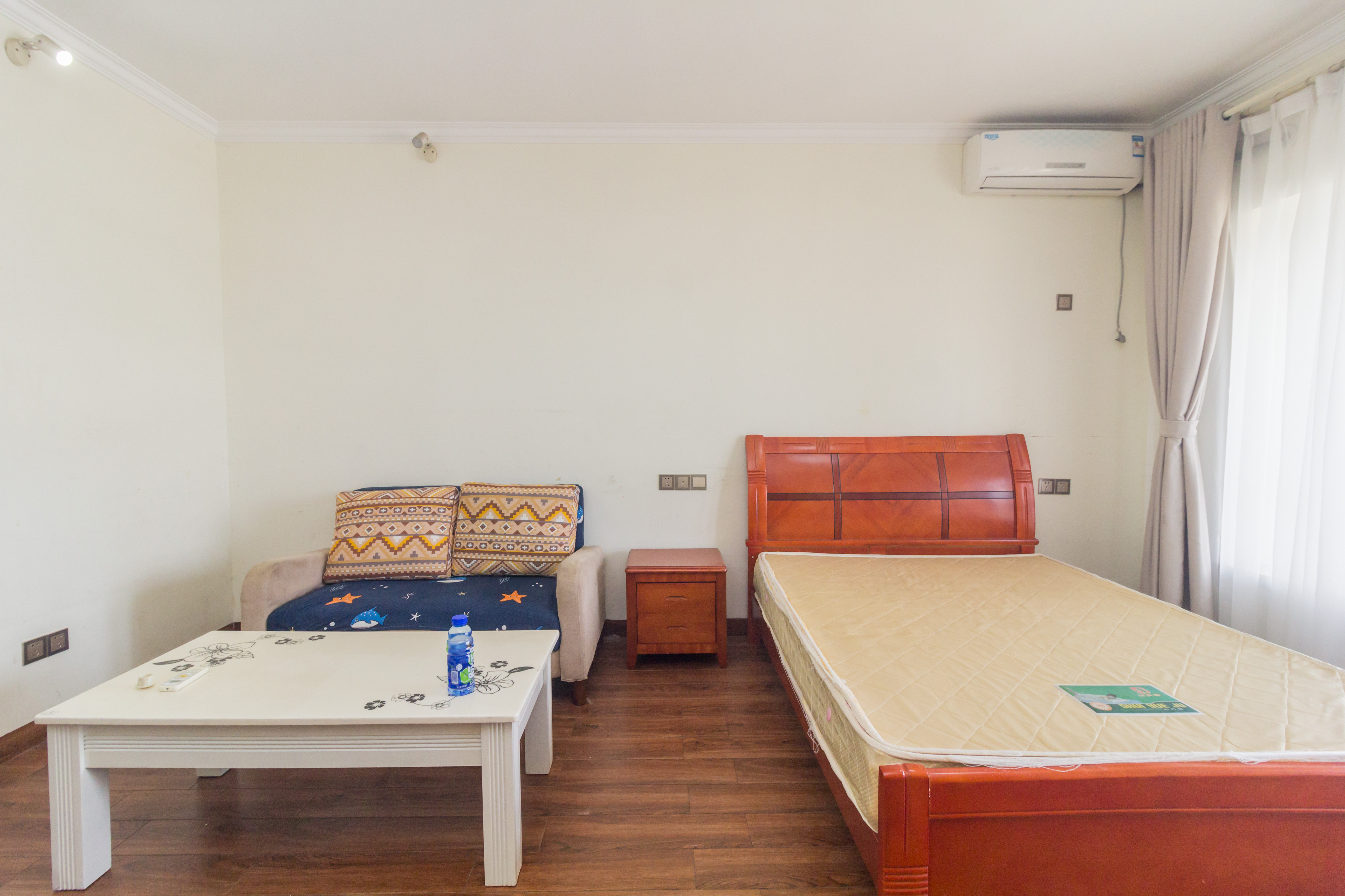 昌和商业中心/昌和国际 1室1厅1卫 26.00万 昌和商业中心/昌和国际 1室1厅1卫 26.00万客厅