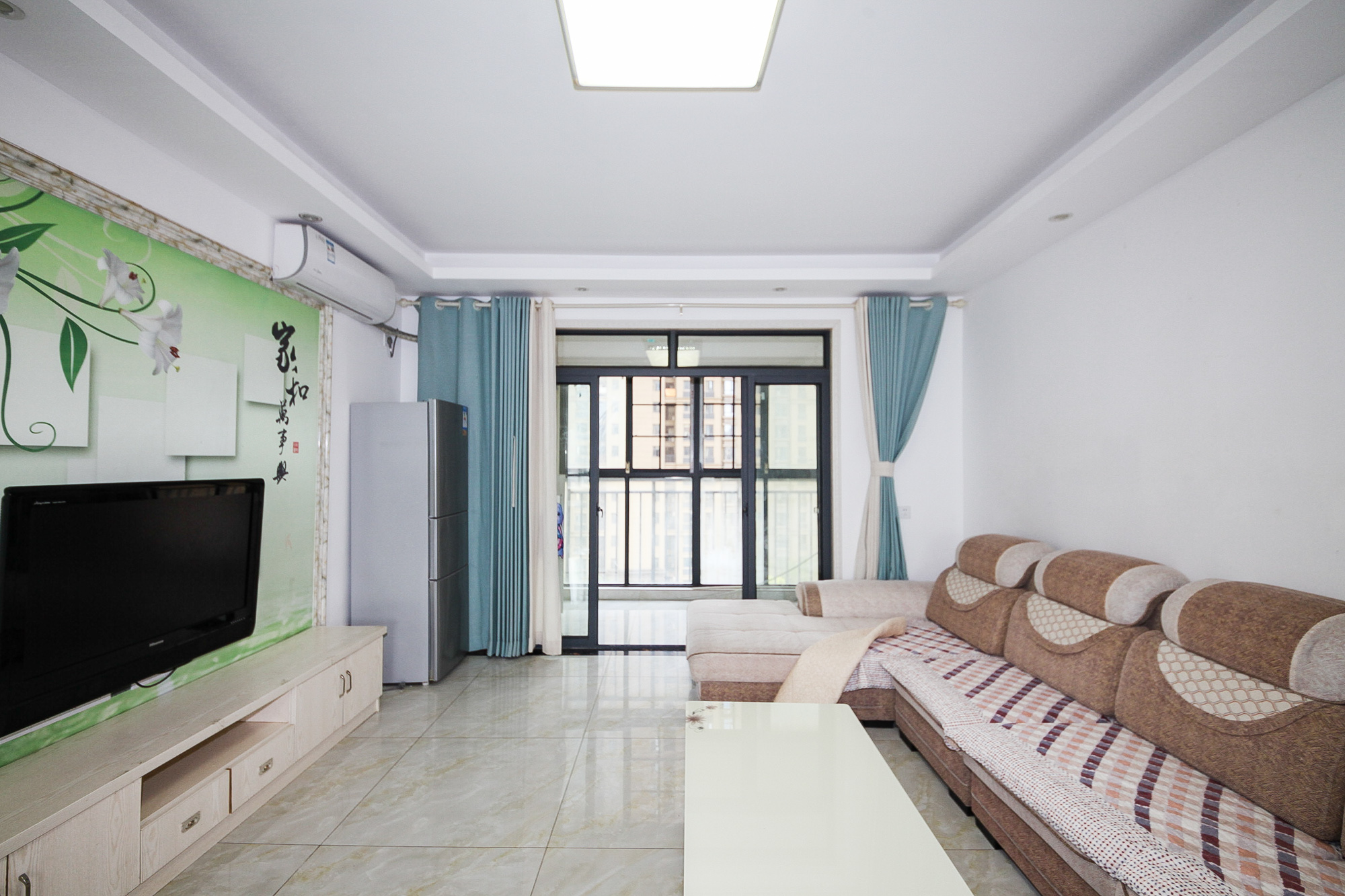 澳海澜庭 3室2厅2卫 75.00万 澳海澜庭 3室2厅2卫 75.00万客厅