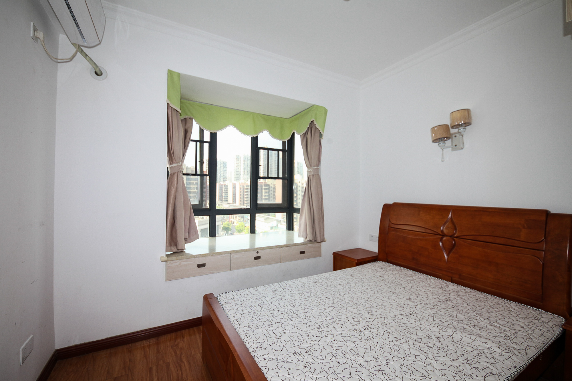 澳海澜庭 3室2厅2卫 75.00万 澳海澜庭 3室2厅2卫 75.00万卧室