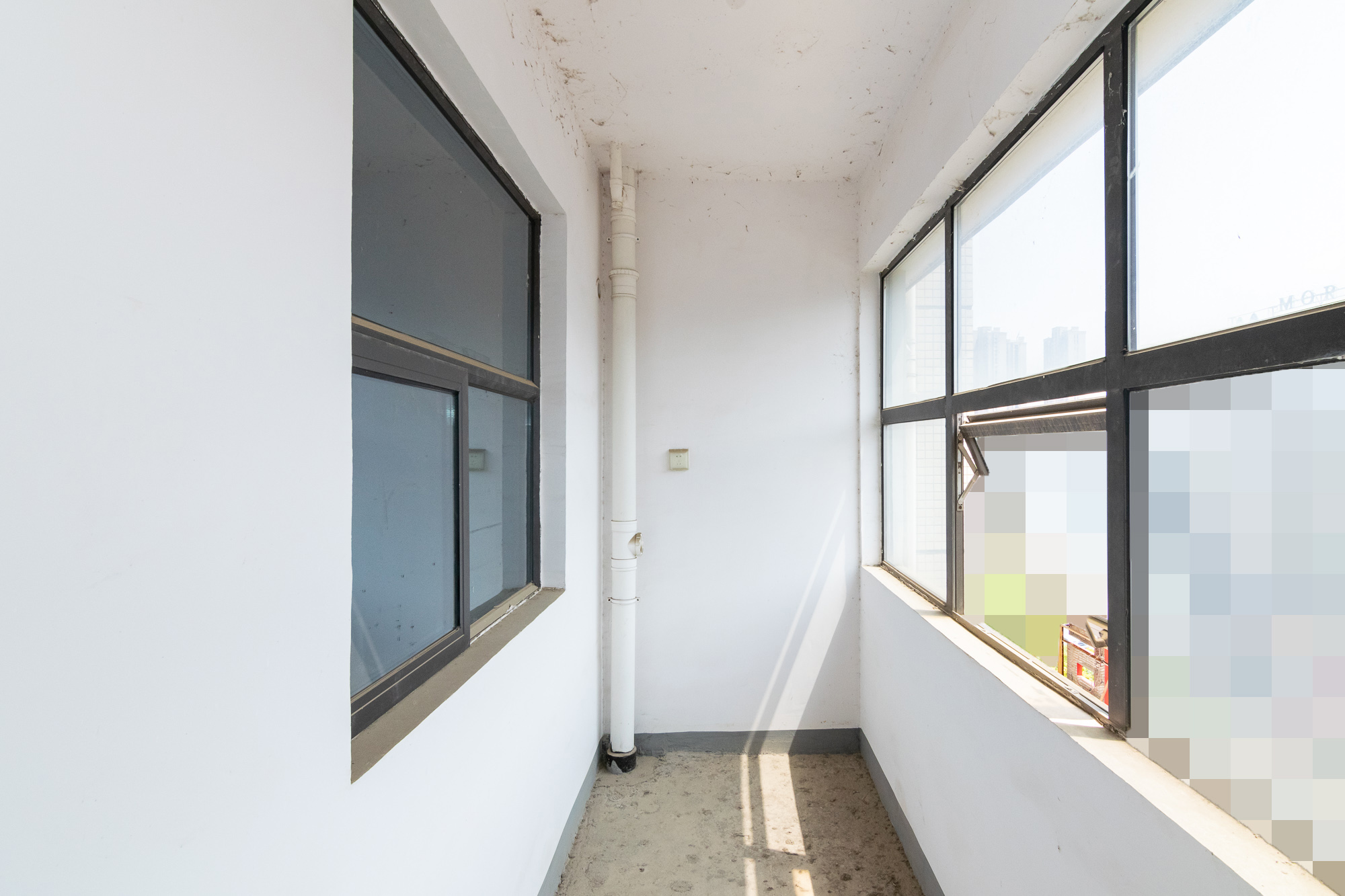 西湖星城公馆 3室2厅1卫 56.00万 西湖星城公馆 3室2厅1卫 56.00万阳台