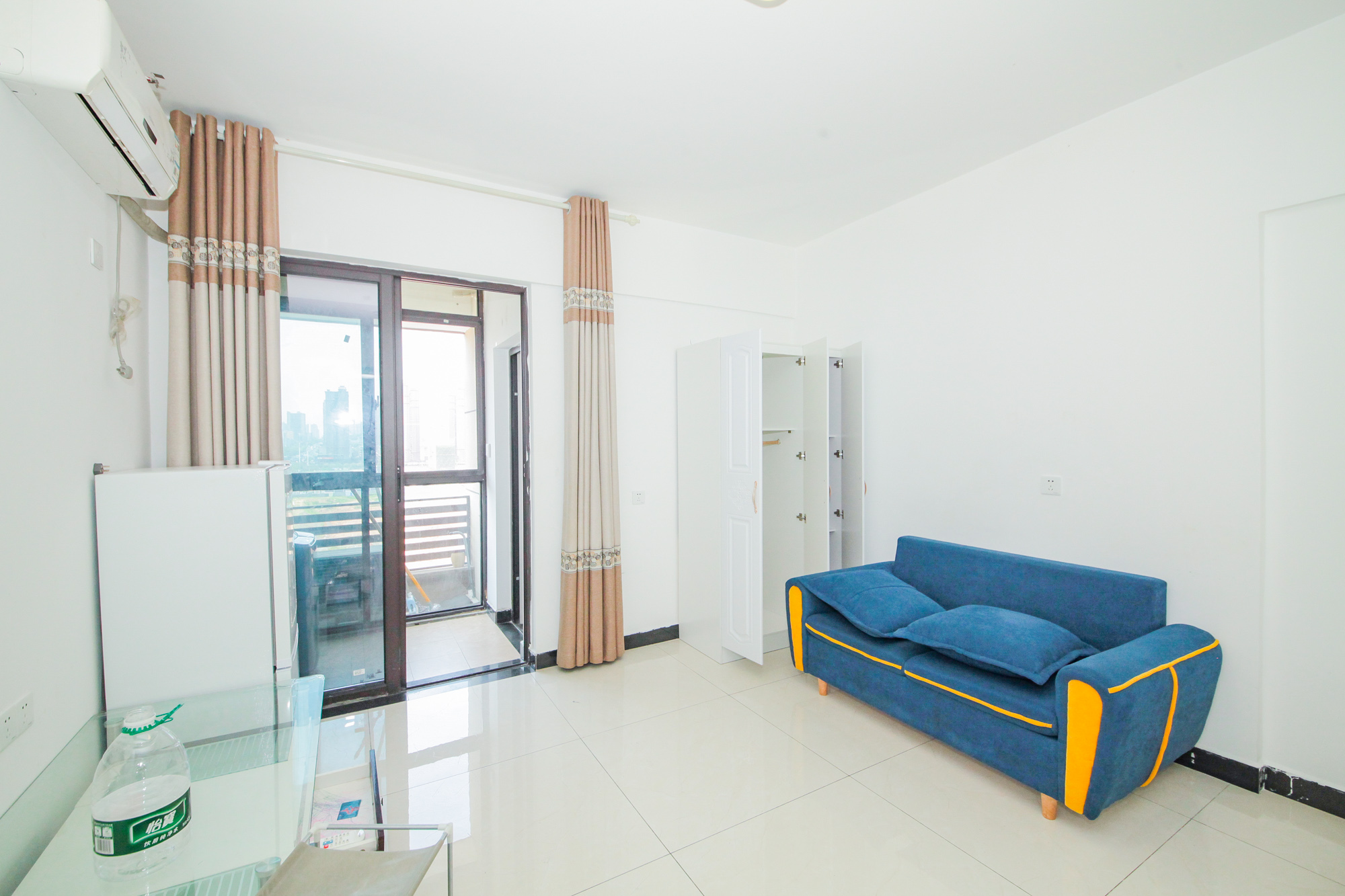 国泰九龙湾 1室1厅1卫 31.80万 国泰九龙湾 1室1厅1卫 31.80万客厅