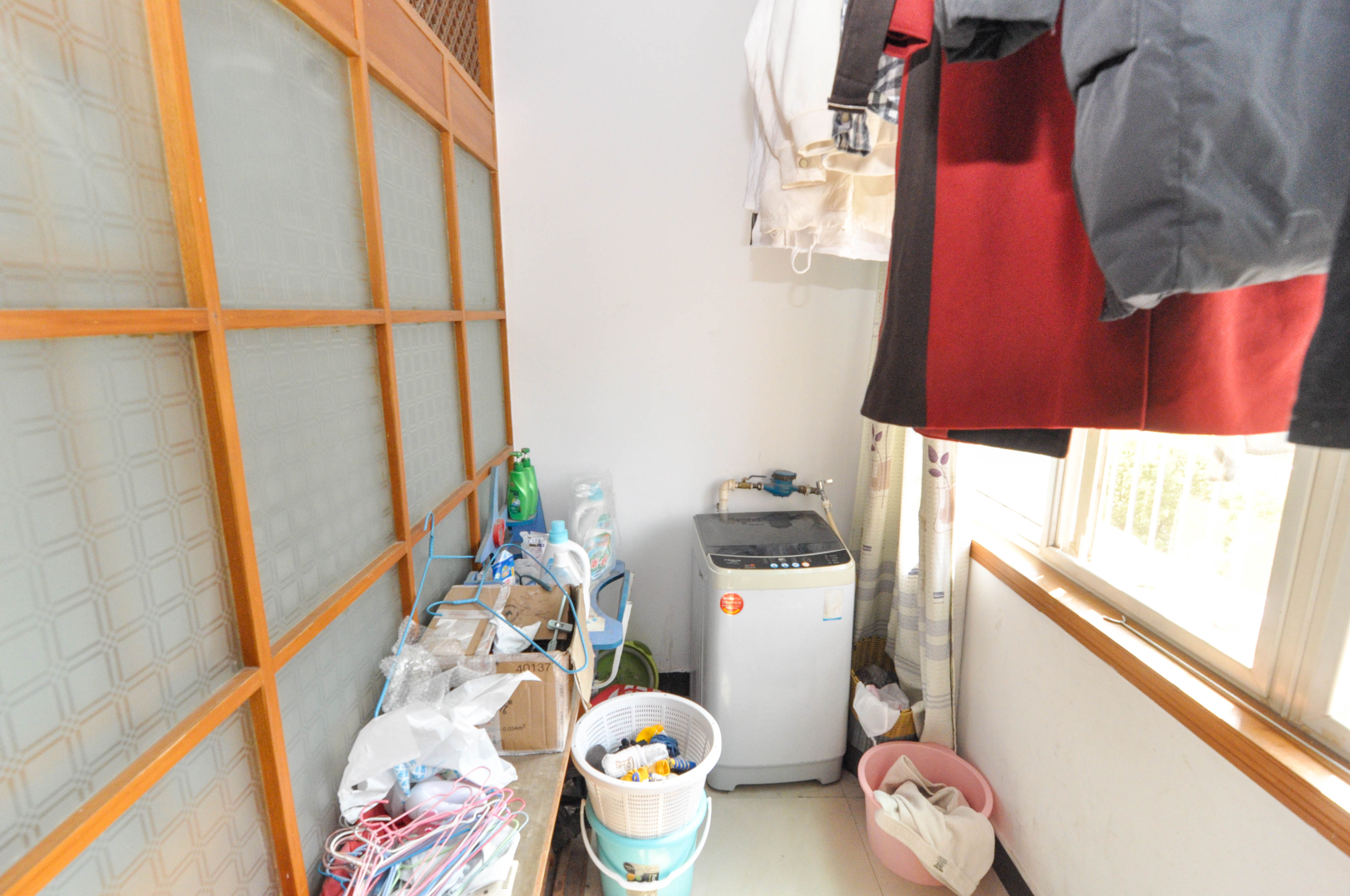 麻田小区  3室2厅2卫   99.80万卧室