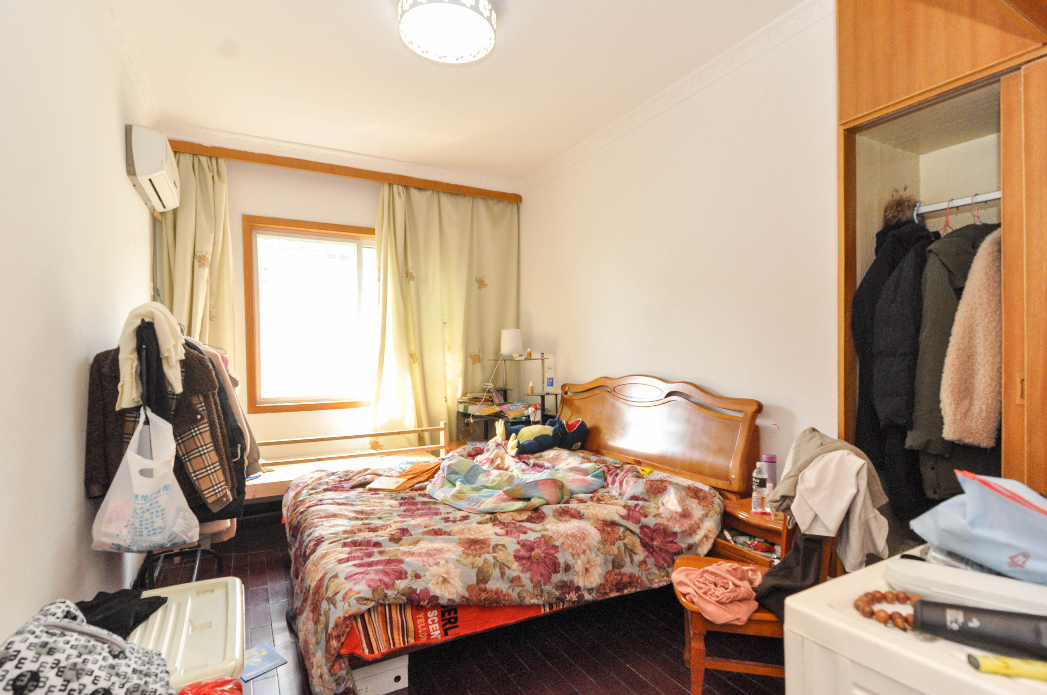 麻田小区  3室2厅2卫   99.80万卧室