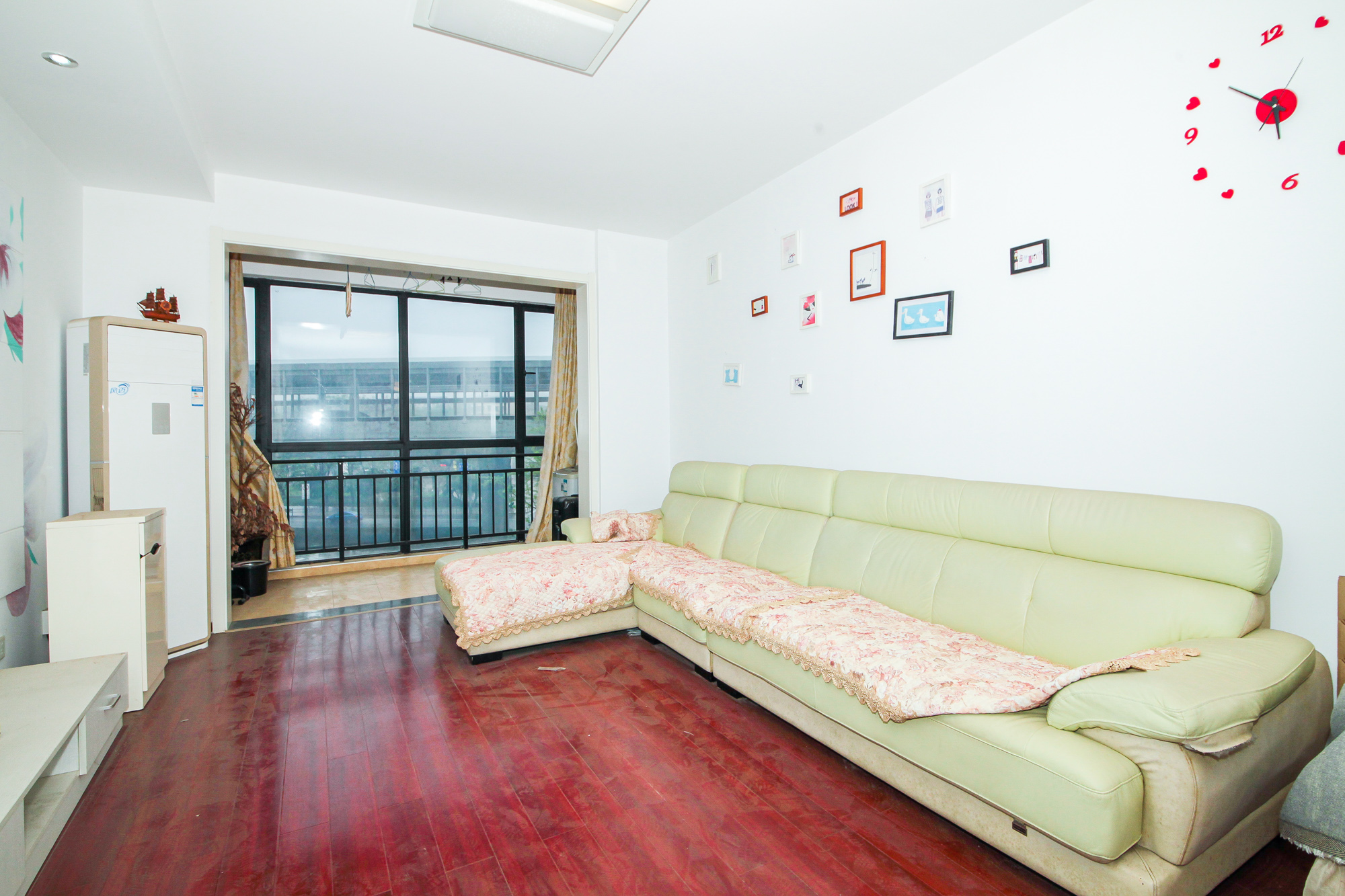 松雅湖金岸 2室2厅1卫 62.80万 松雅湖金岸 2室2厅1卫 62.80万客厅