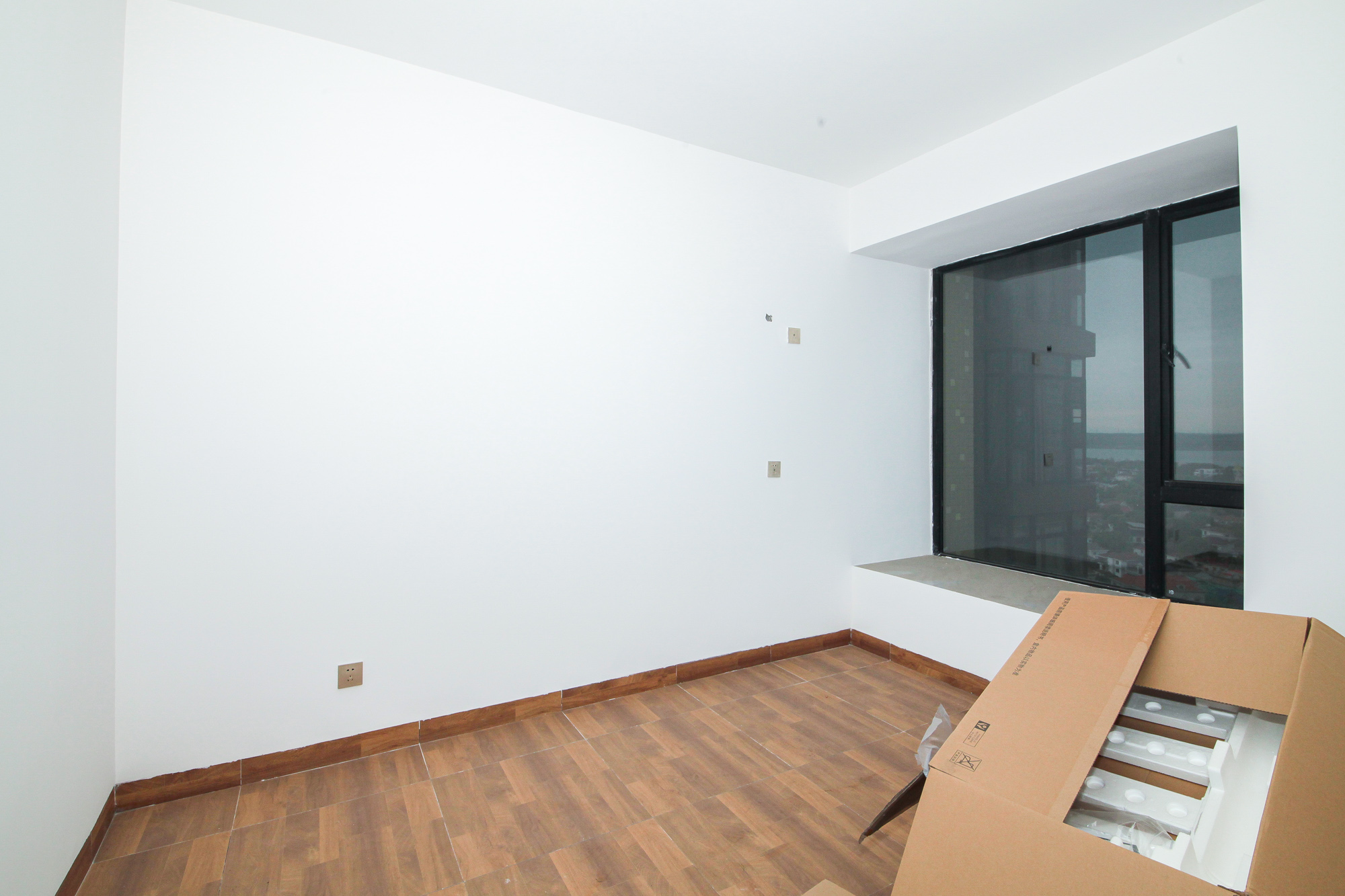 松雅湖金岸  2室2厅1卫   78.00万卧室