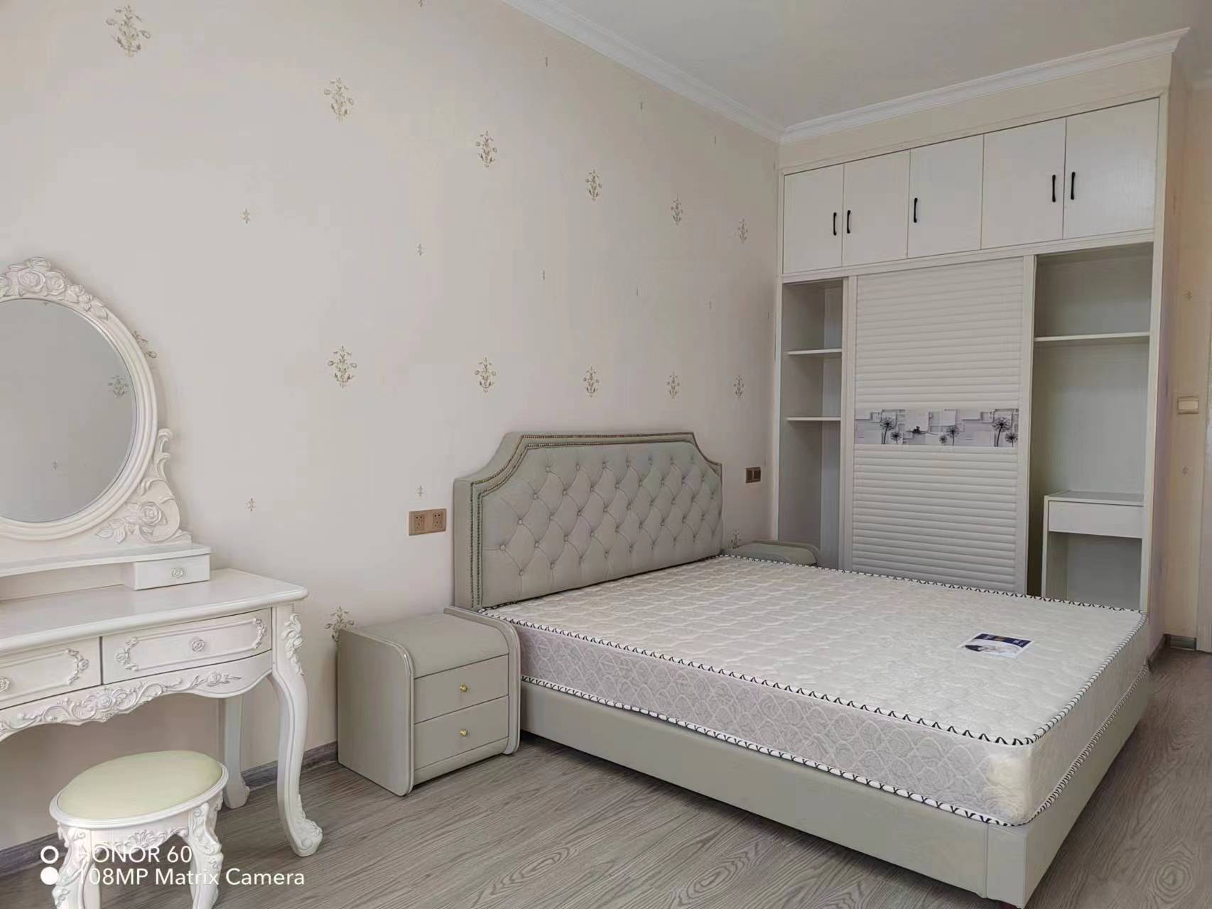 立新二社区 3室2厅1卫 2000.00元/月 立新二社区 3室2厅1卫 2000.00元/月室内图