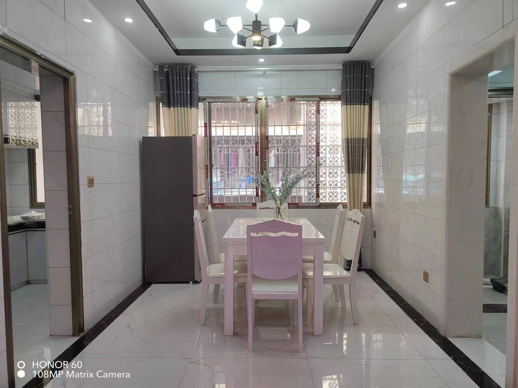 立新二社区 3室2厅1卫 2000.00元/月 立新二社区 3室2厅1卫 2000.00元/月室内图