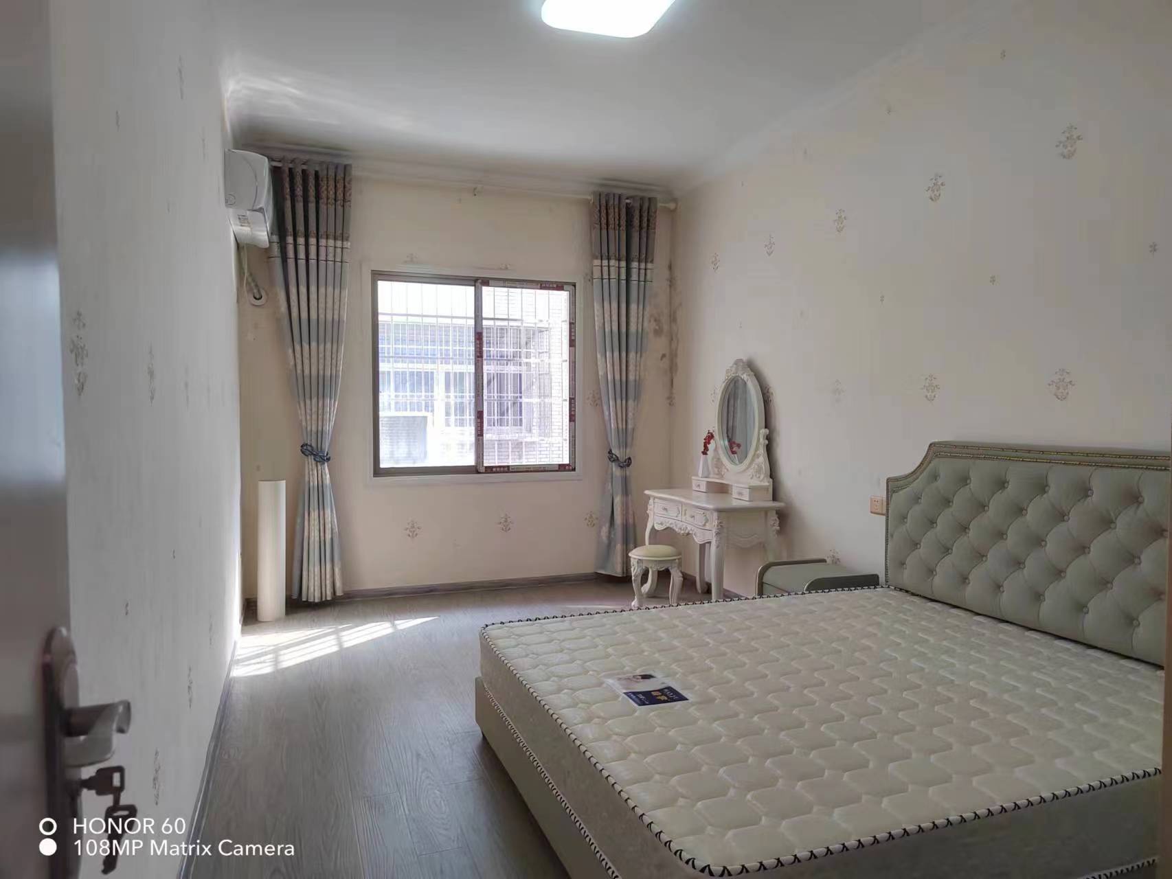 立新二社区 3室2厅1卫 2000.00元/月 立新二社区 3室2厅1卫 2000.00元/月室内图