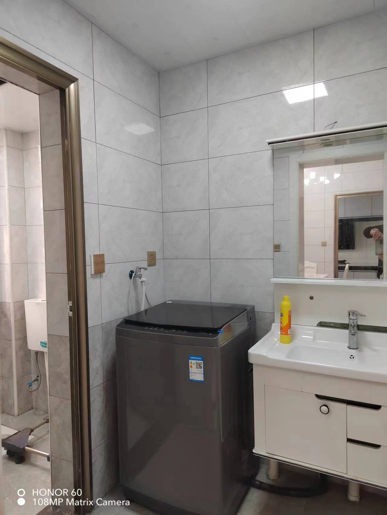 立新二社区 3室2厅1卫 2000.00元/月 立新二社区 3室2厅1卫 2000.00元/月室内图