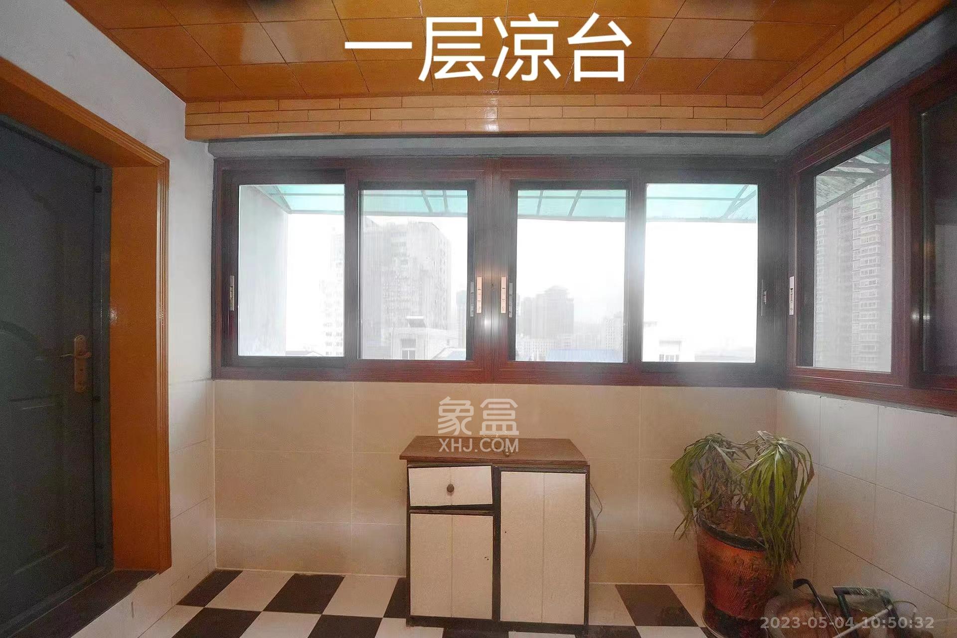 海华嘉园  3室2厅2卫   4500.00元/月室内图