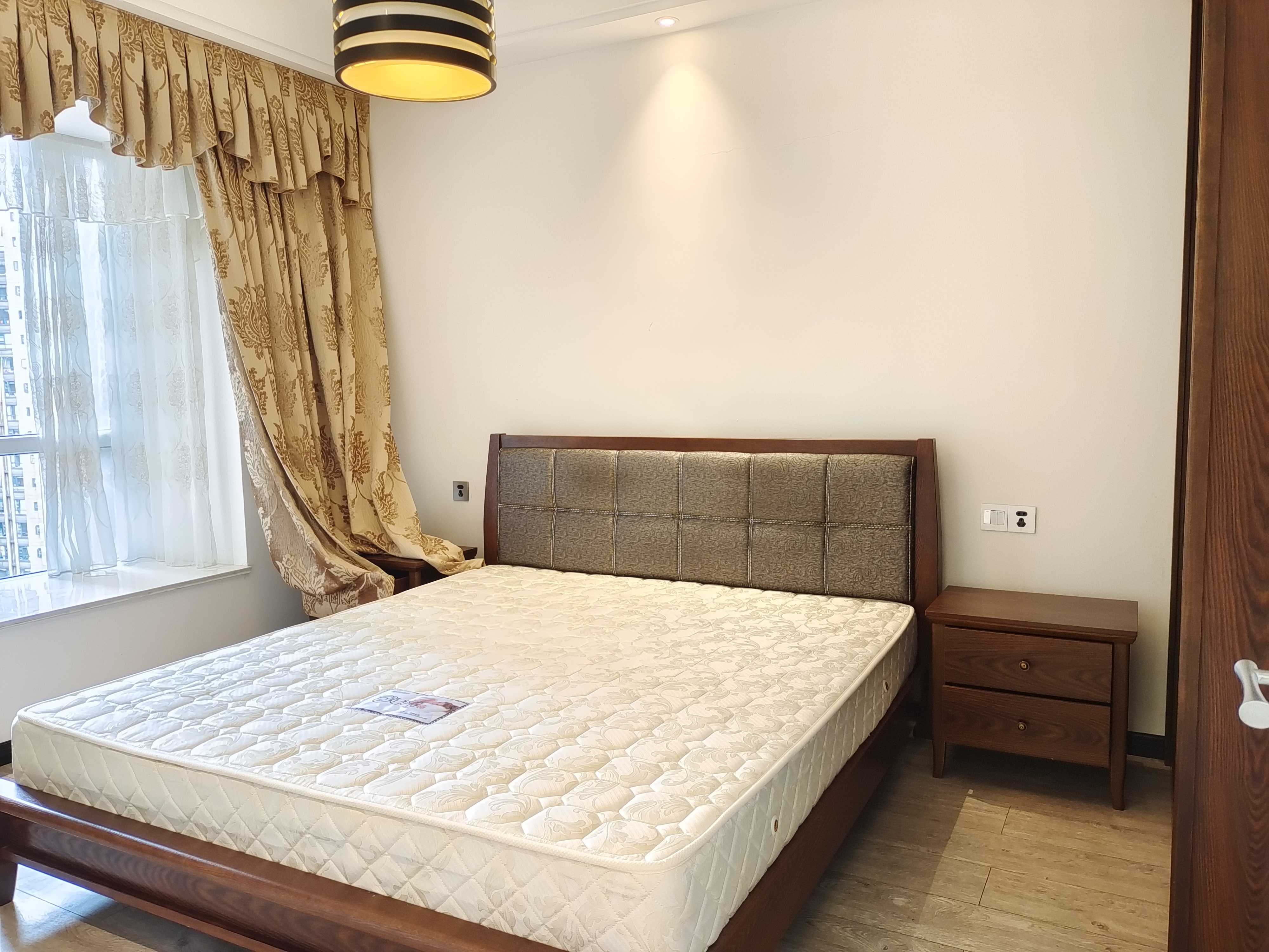 观府壹号（二组团）  3室2厅1卫   2800.00元/月室内图