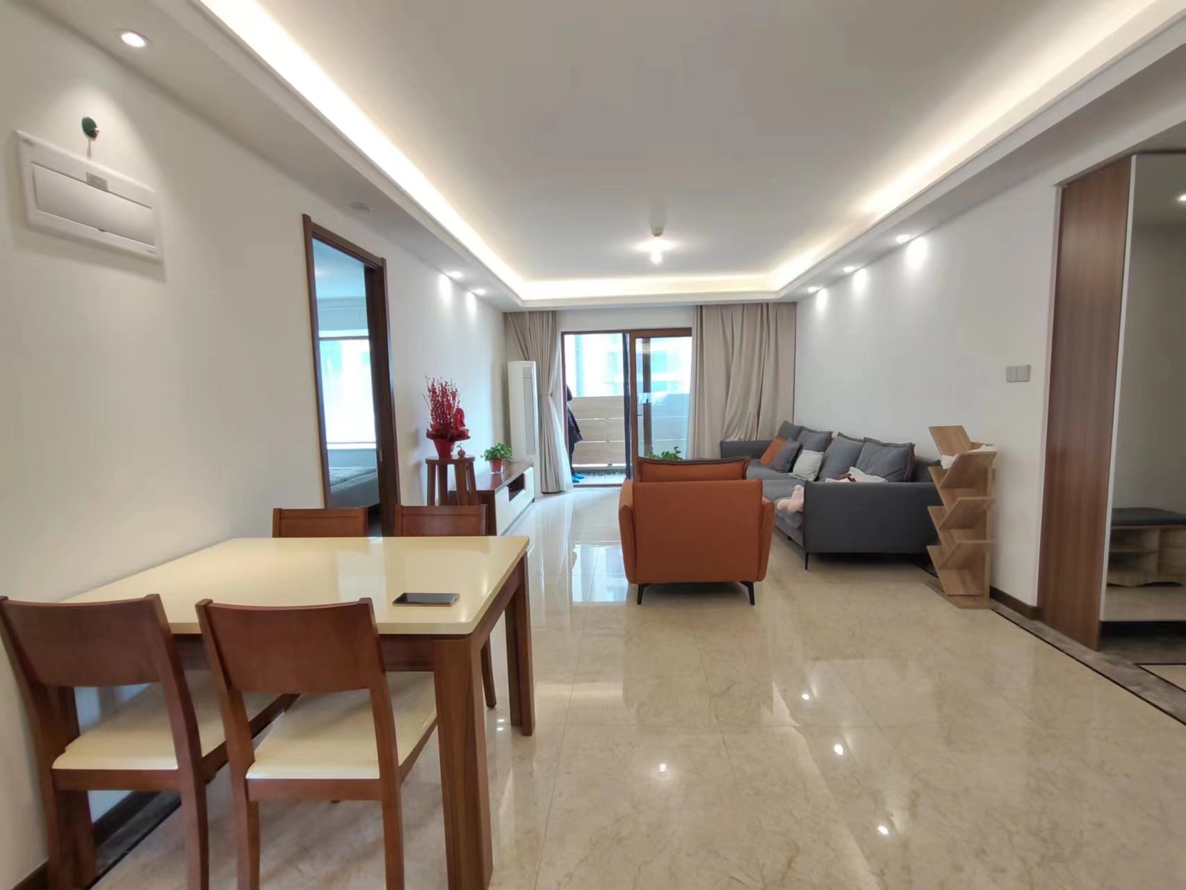中铁建万科翡翠  3室2厅2卫   4200.00元/月室内图