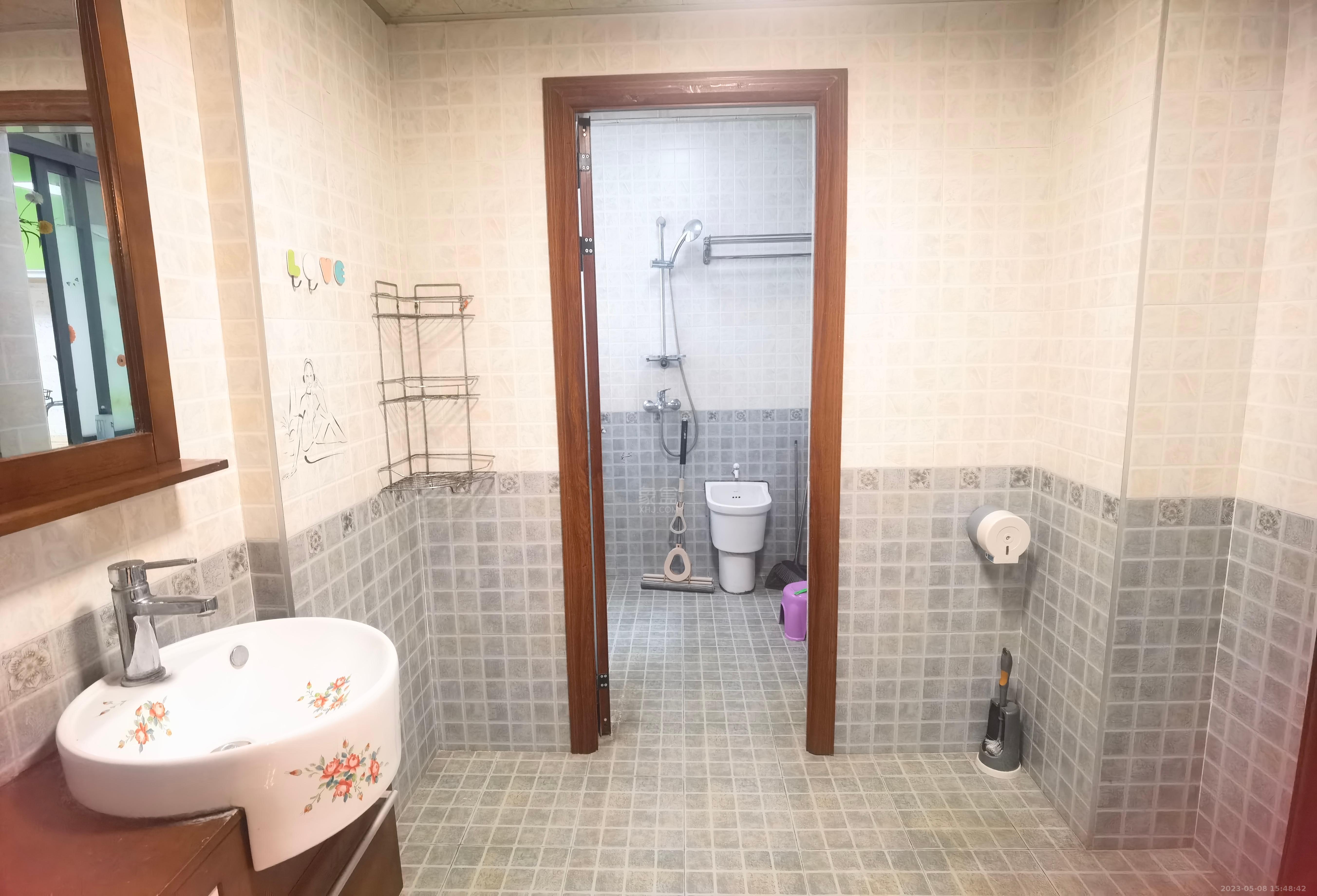 美的城一期  3室2厅2卫   2300.00元/月室内图