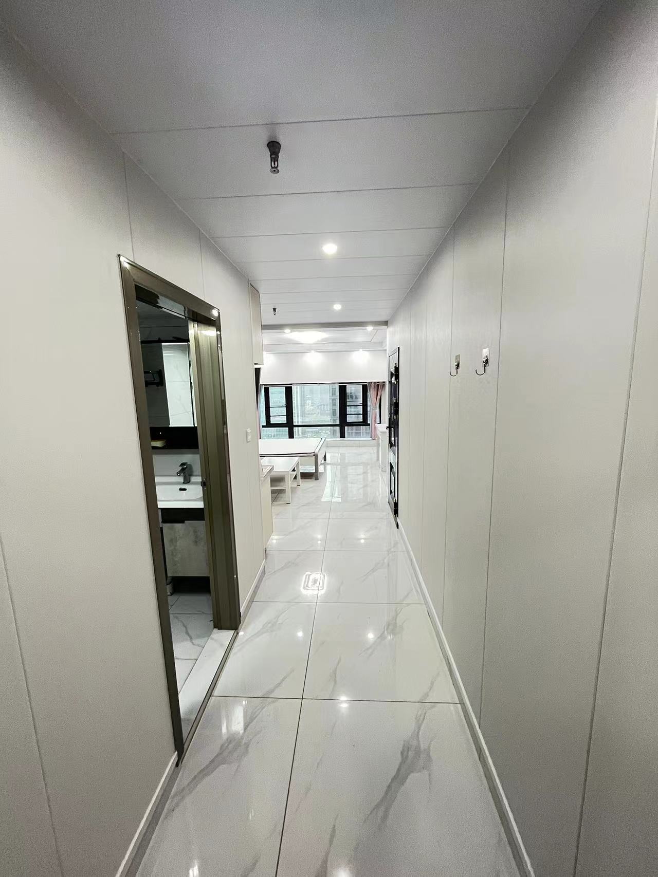 富力新天地三期  1室1厅1卫   1400.00元/月室内图