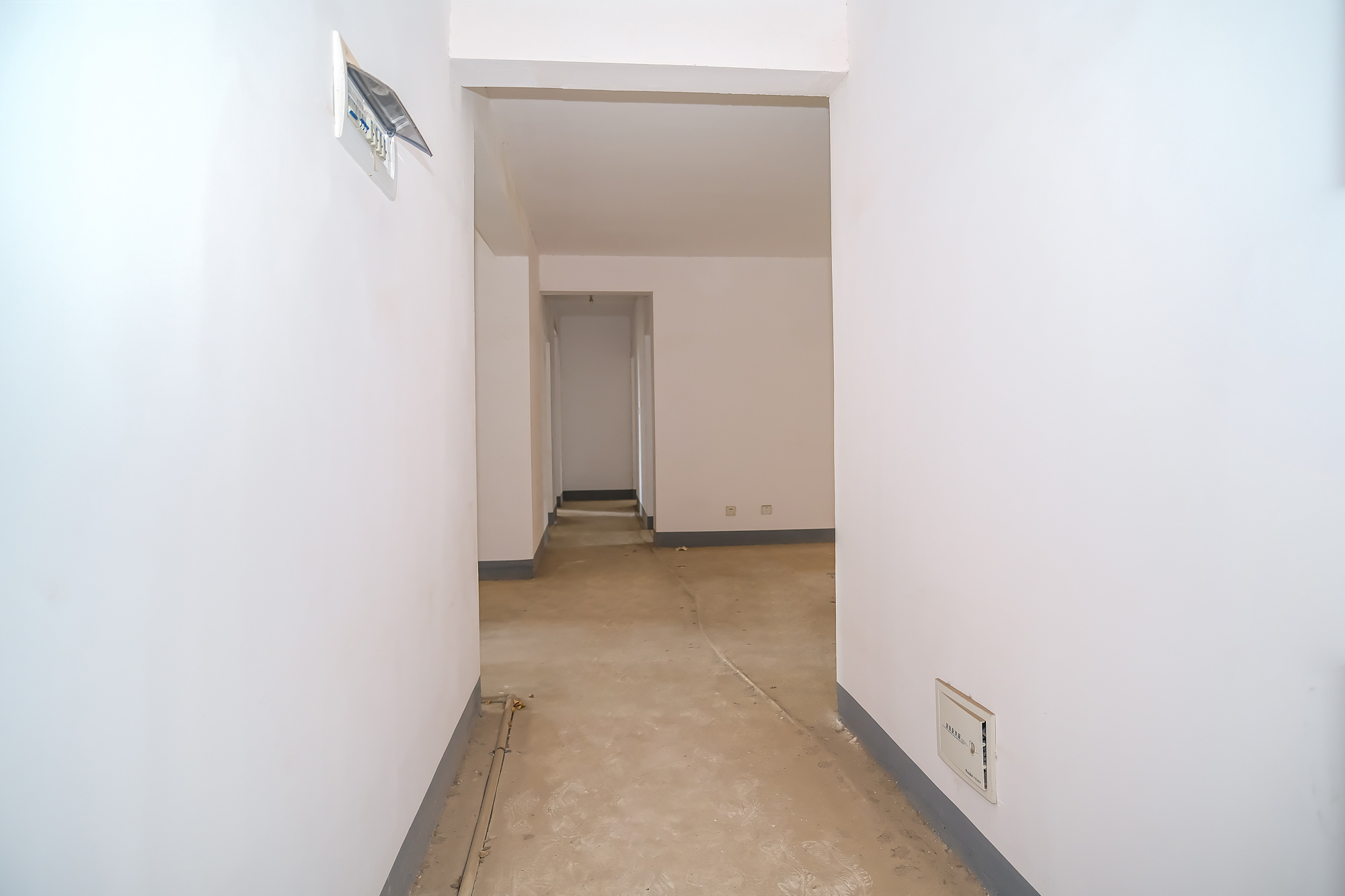 三一街区  4室2厅2卫   122.60万其他