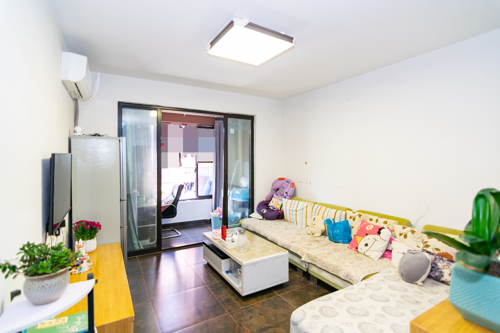 新城国际花都  2室2厅1卫   58.00万 新城国际花都  2室2厅1卫   58.00万客厅