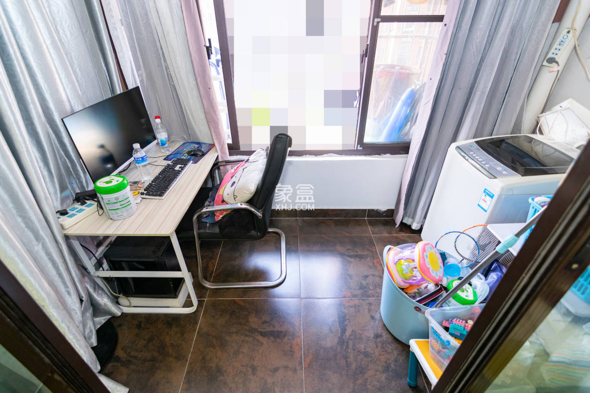 新城国际花都  2室2厅1卫   58.00万 新城国际花都  2室2厅1卫   58.00万阳台