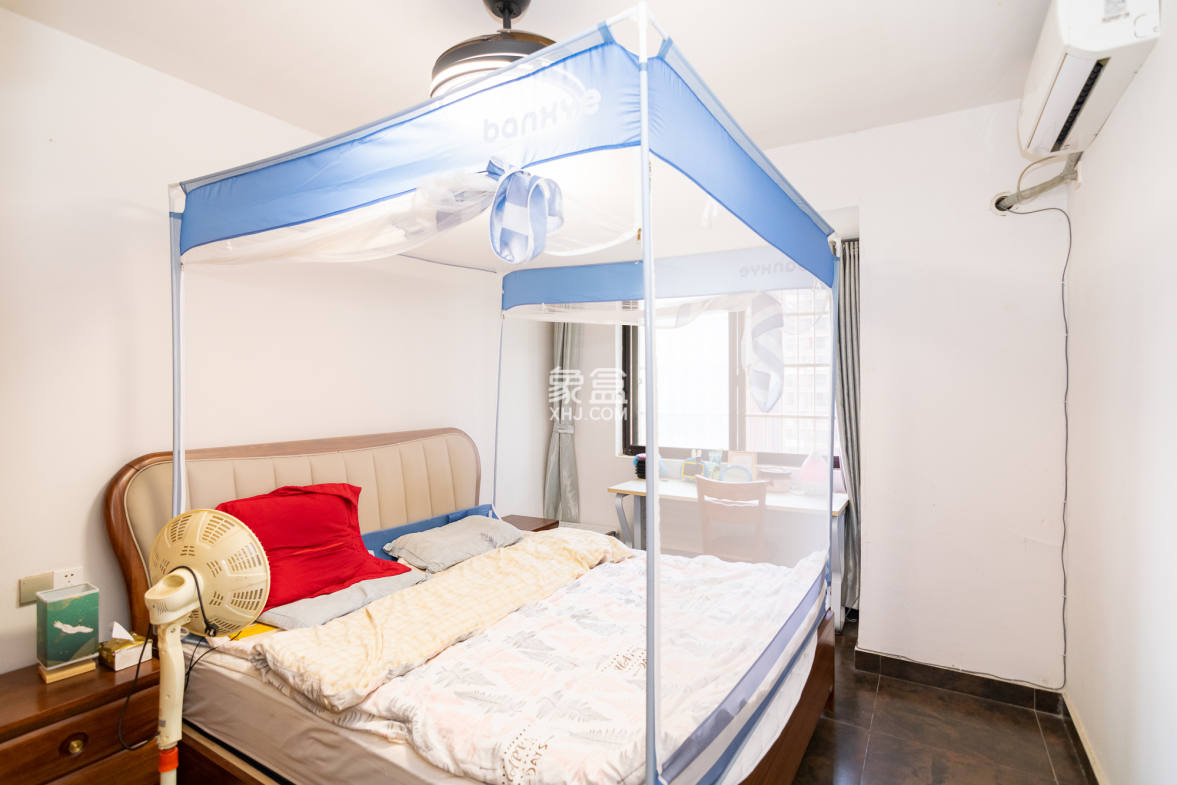 新城国际花都  2室2厅1卫   58.00万 新城国际花都  2室2厅1卫   58.00万卧室