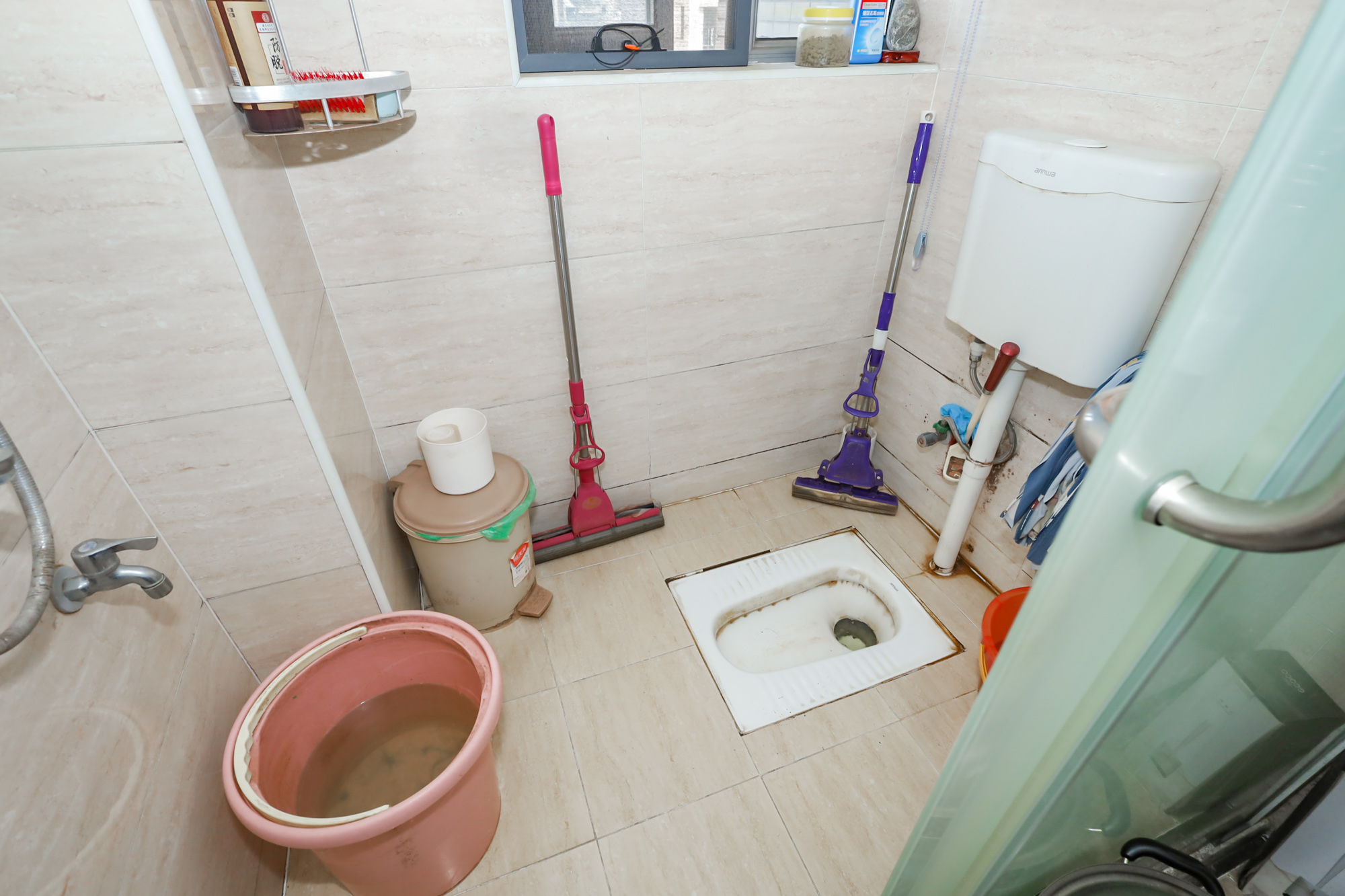 八方小区C区  3室2厅1卫    420.0万卫生间