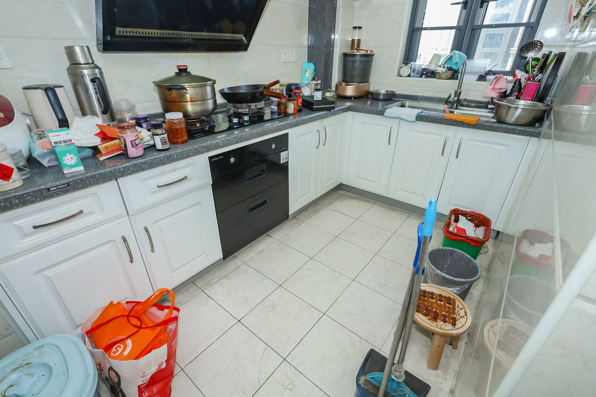 八方小区C区  3室2厅1卫    420.0万厨房