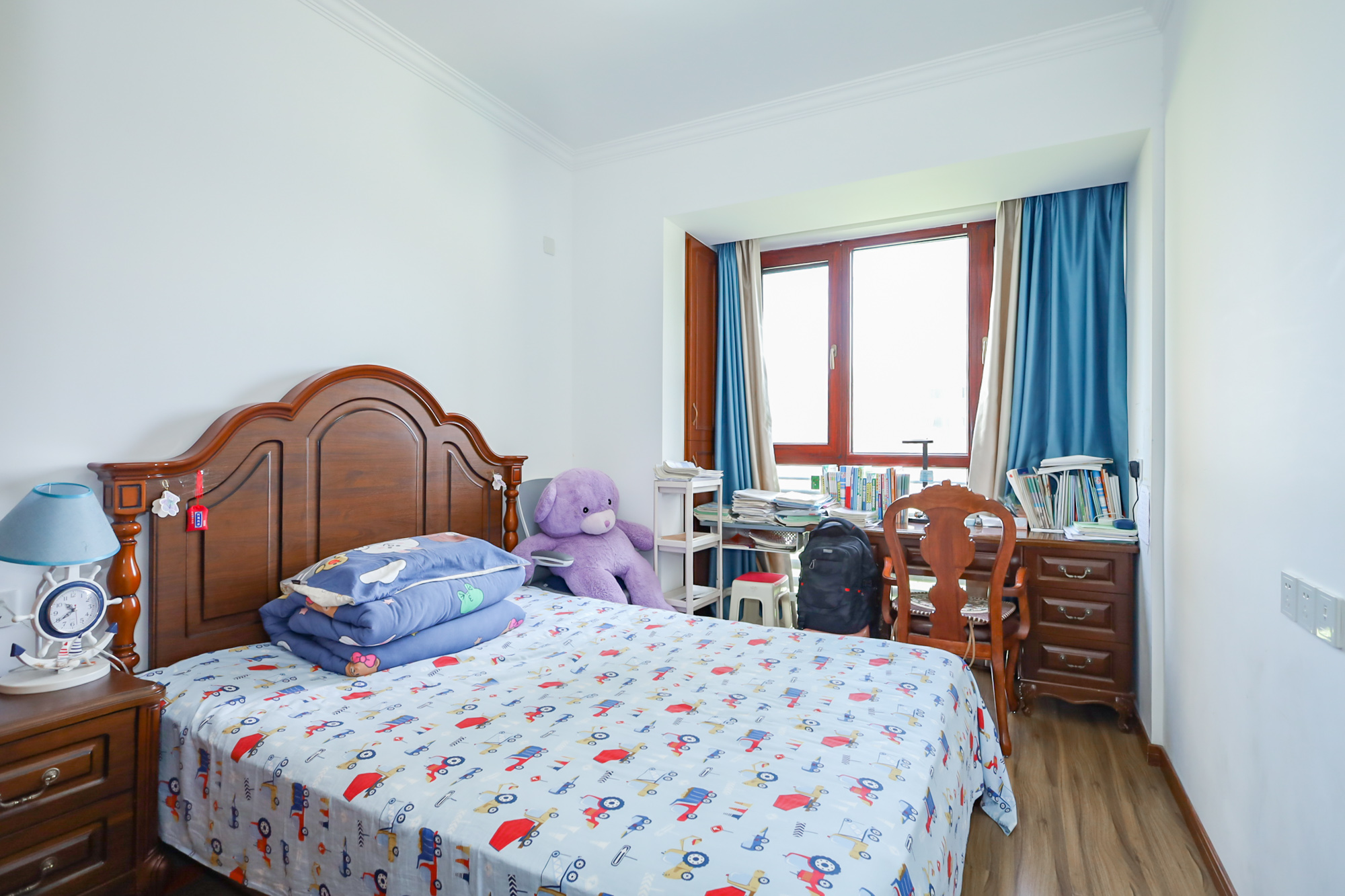 八方小区C区  3室2厅1卫    420.0万卧室