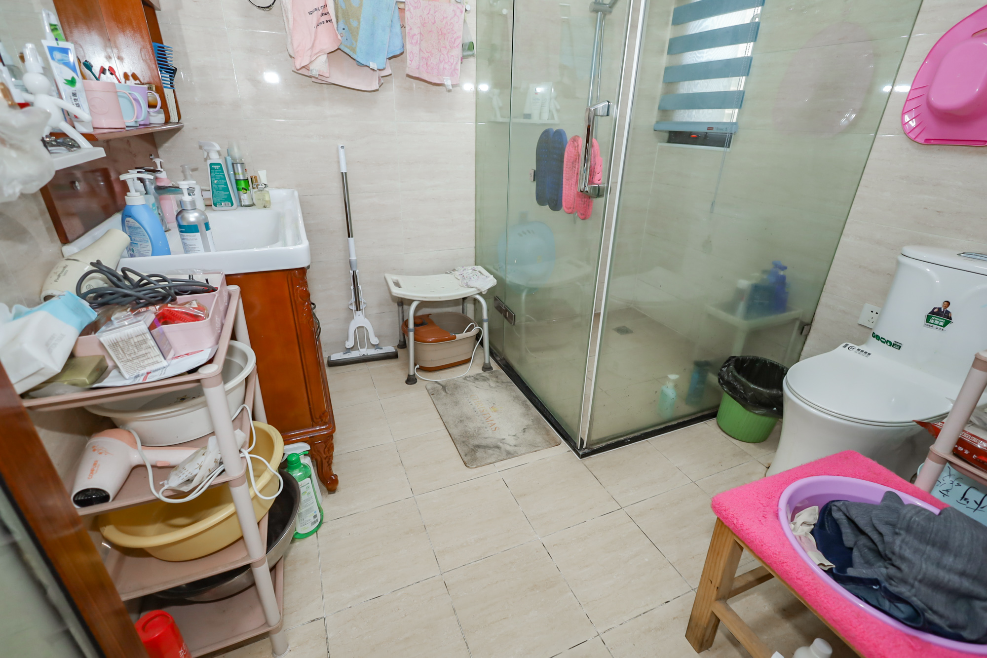 八方小区C区  3室2厅1卫    420.0万卫生间