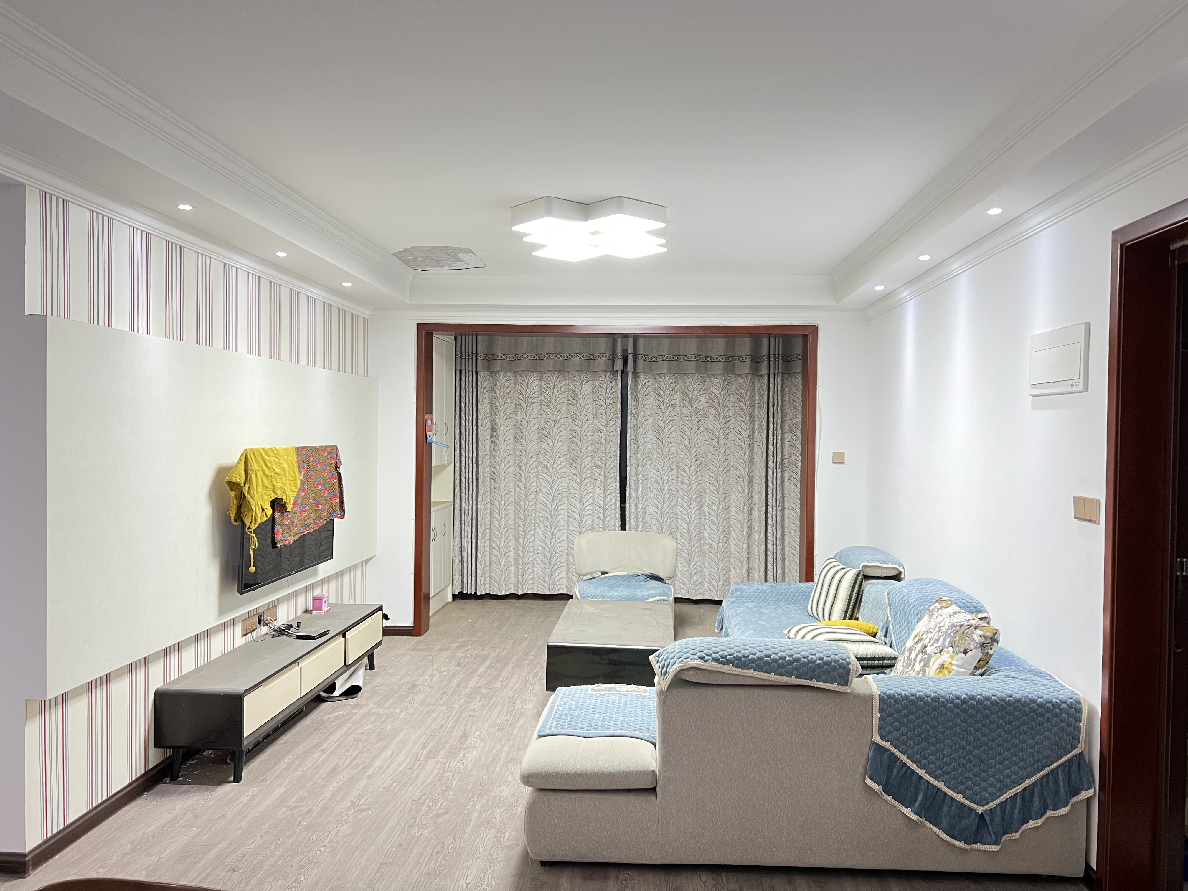 佳兆业金域天下三期 3室2厅1卫 58.0万 佳兆业金域天下三期 3室2厅1卫 58.0万室内图