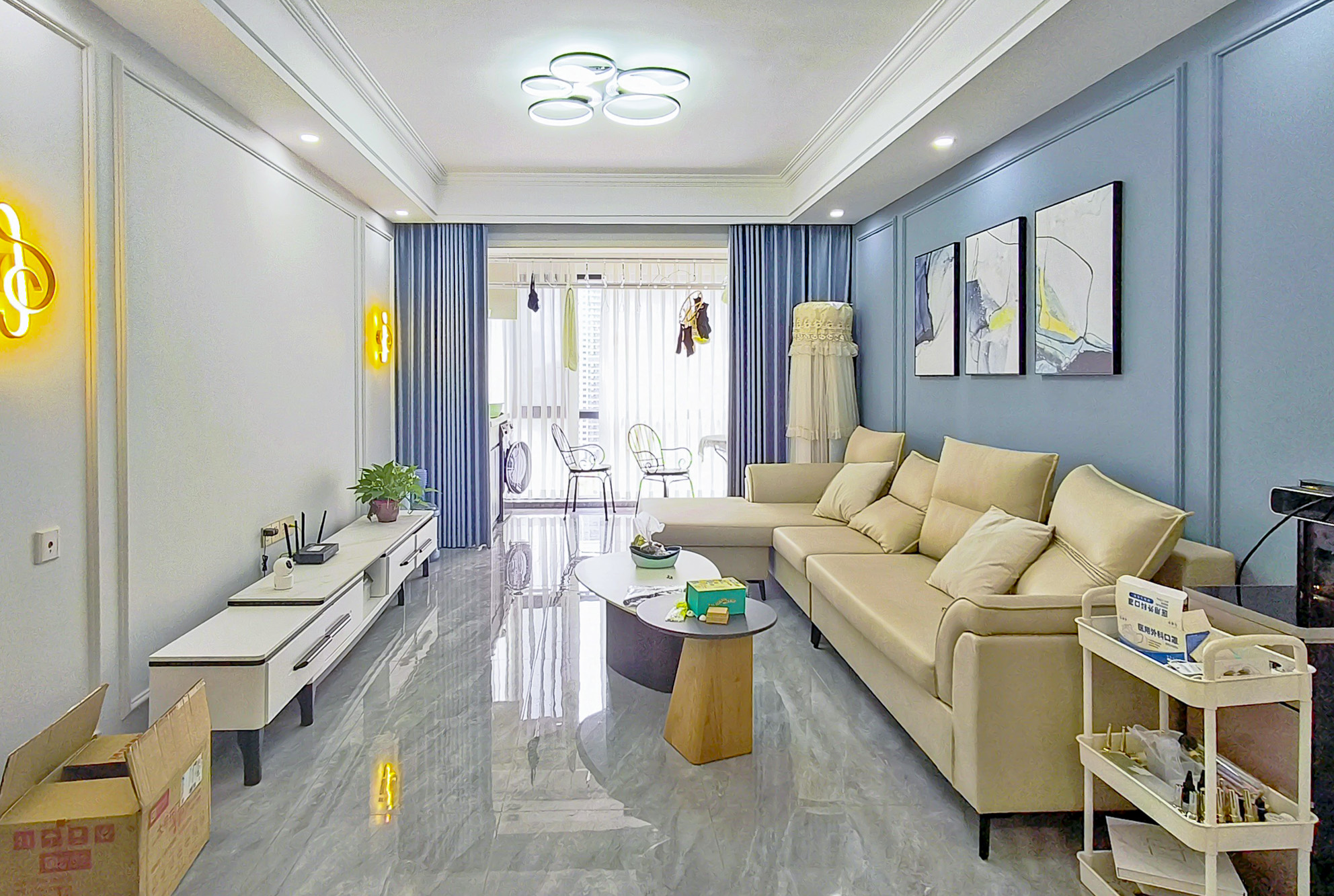 保利天禧D区 3室2厅1卫 148.0万 保利天禧D区 3室2厅1卫 148.0万客厅