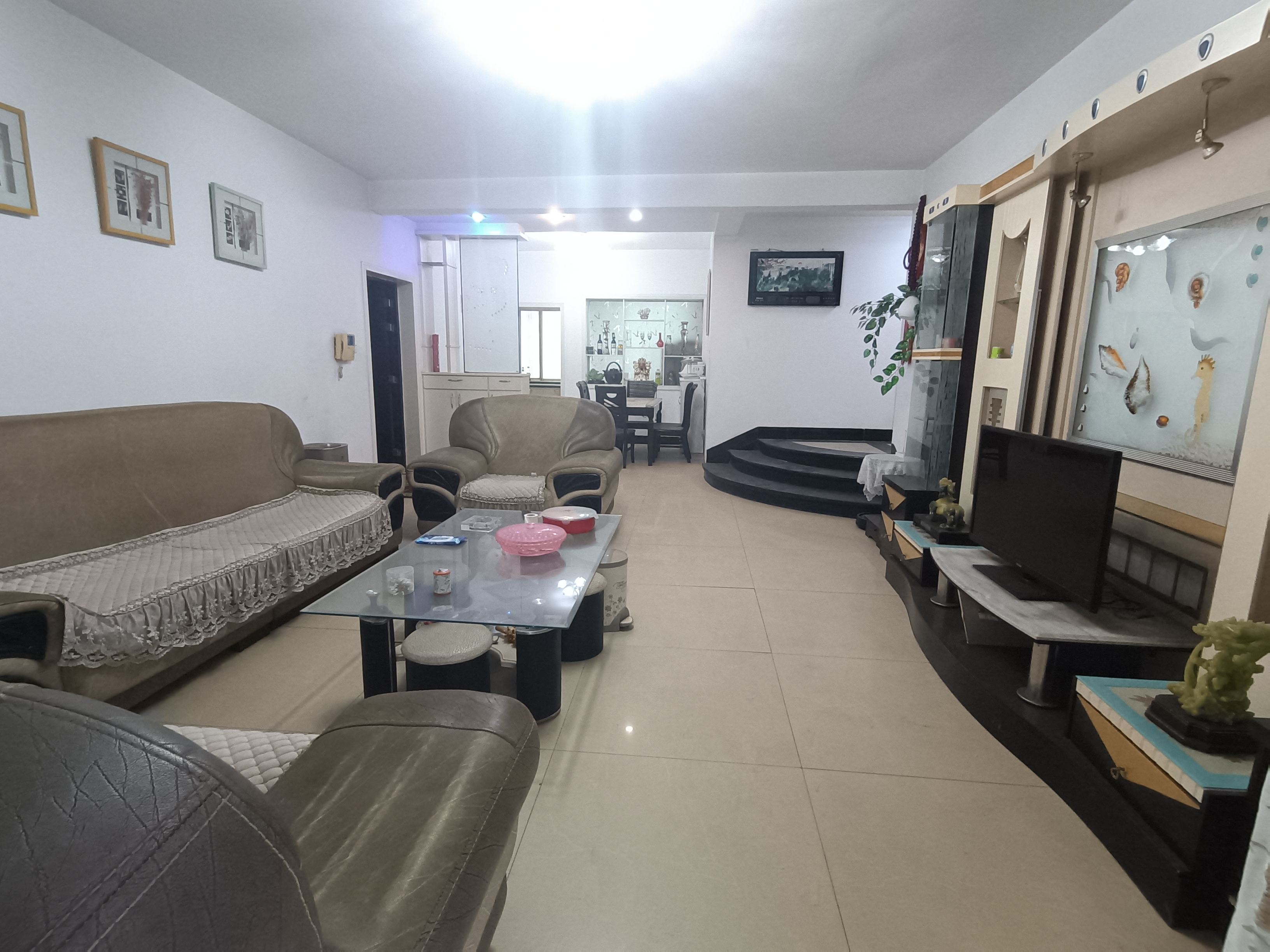 四季花园  3室2厅2卫   75.00万 四季花园  3室2厅2卫   75.00万室内图