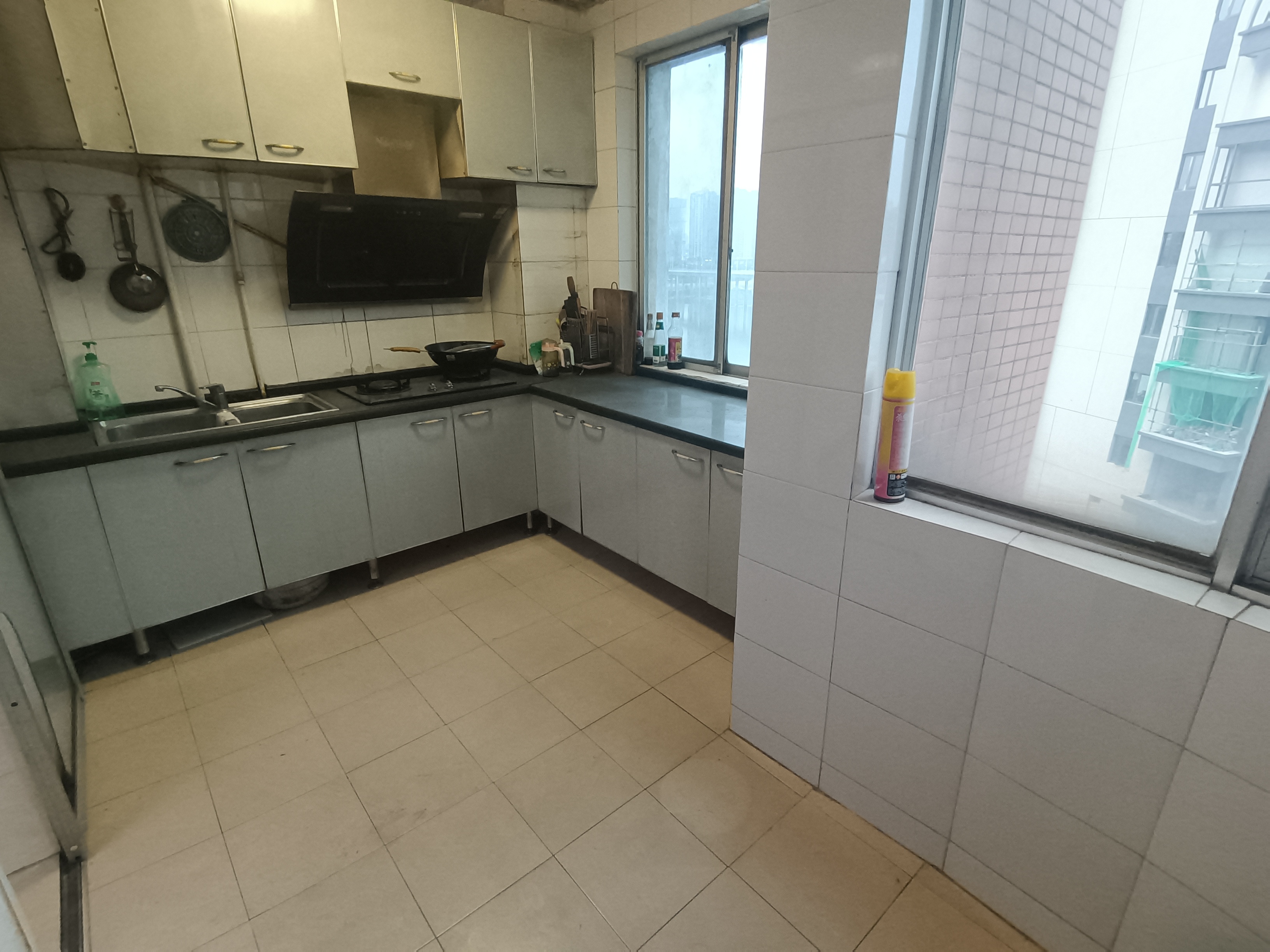 四季花园  3室2厅2卫   75.00万 四季花园  3室2厅2卫   75.00万室内图