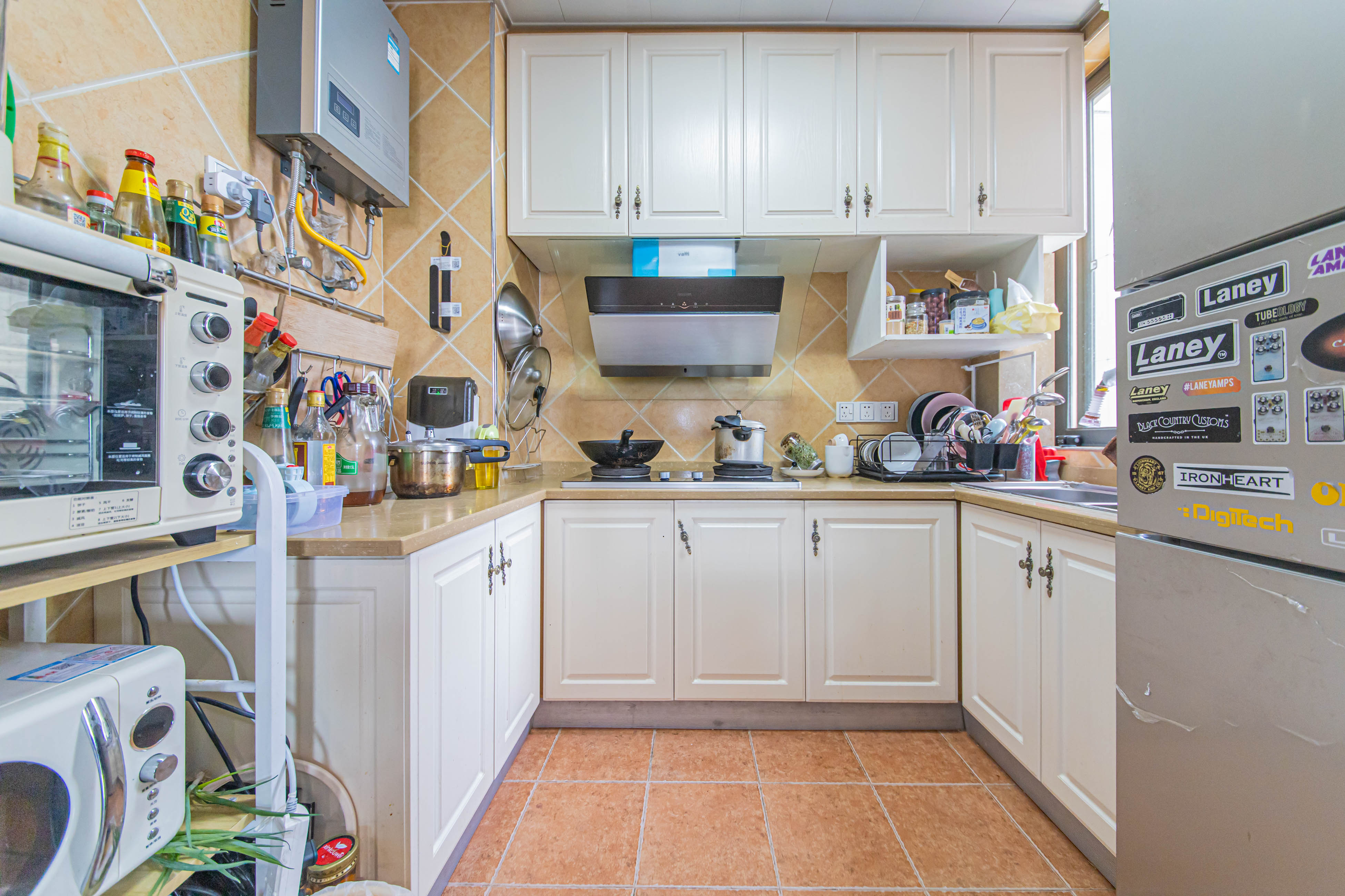 童话里  3室2厅1卫   62.00万 童话里  3室2厅1卫   62.00万厨房