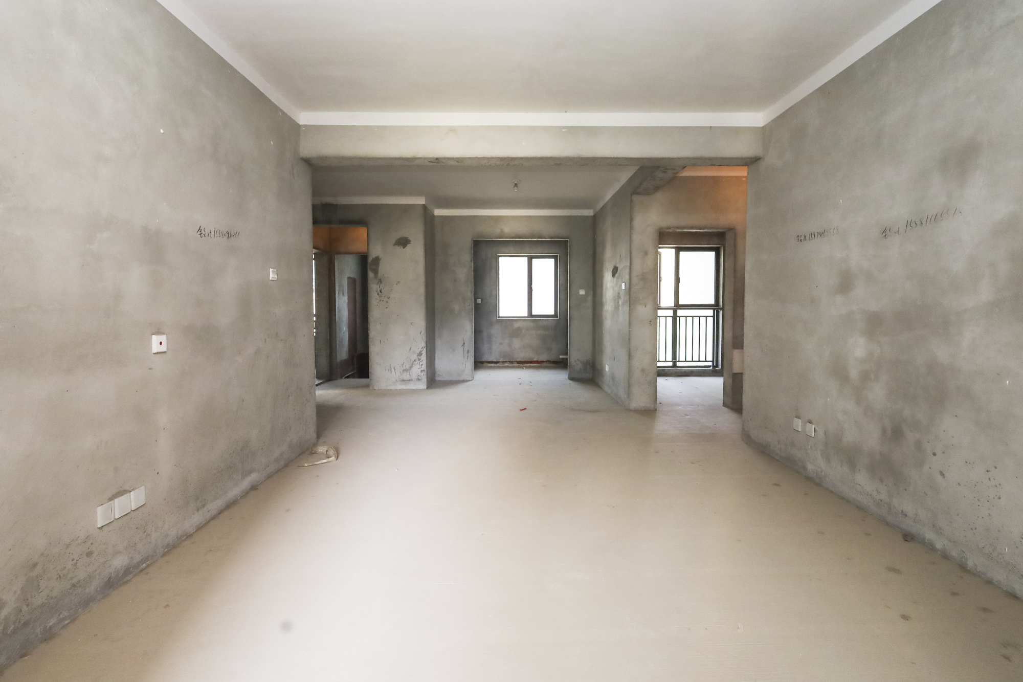 光明E城  4室2厅2卫    115.0万客厅