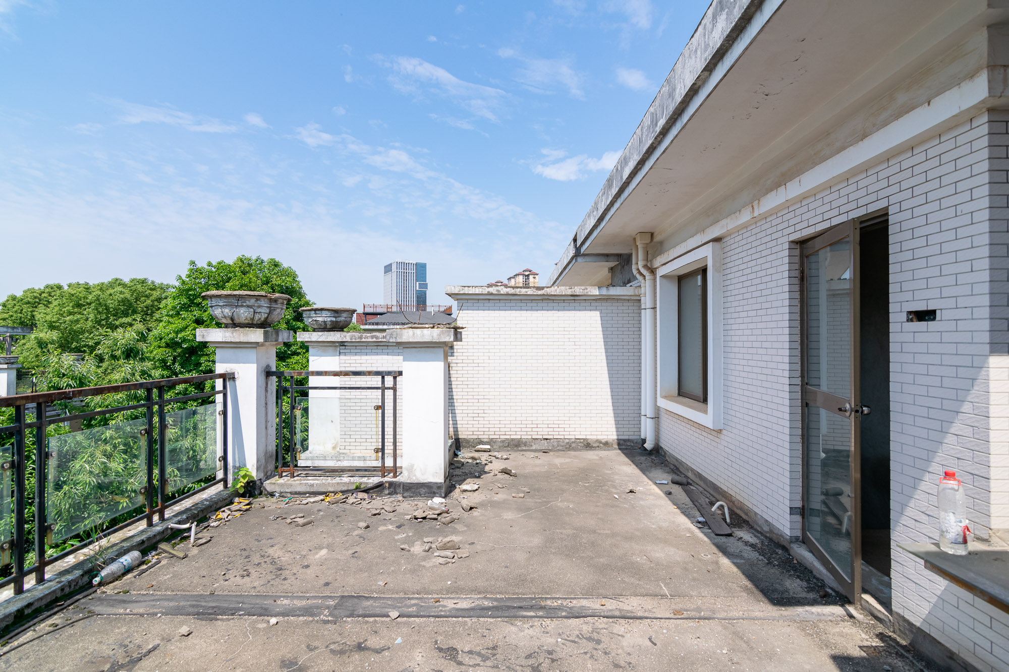 湖南报业文化城（米地亚家园）  6室2厅3卫   290.00万阳台