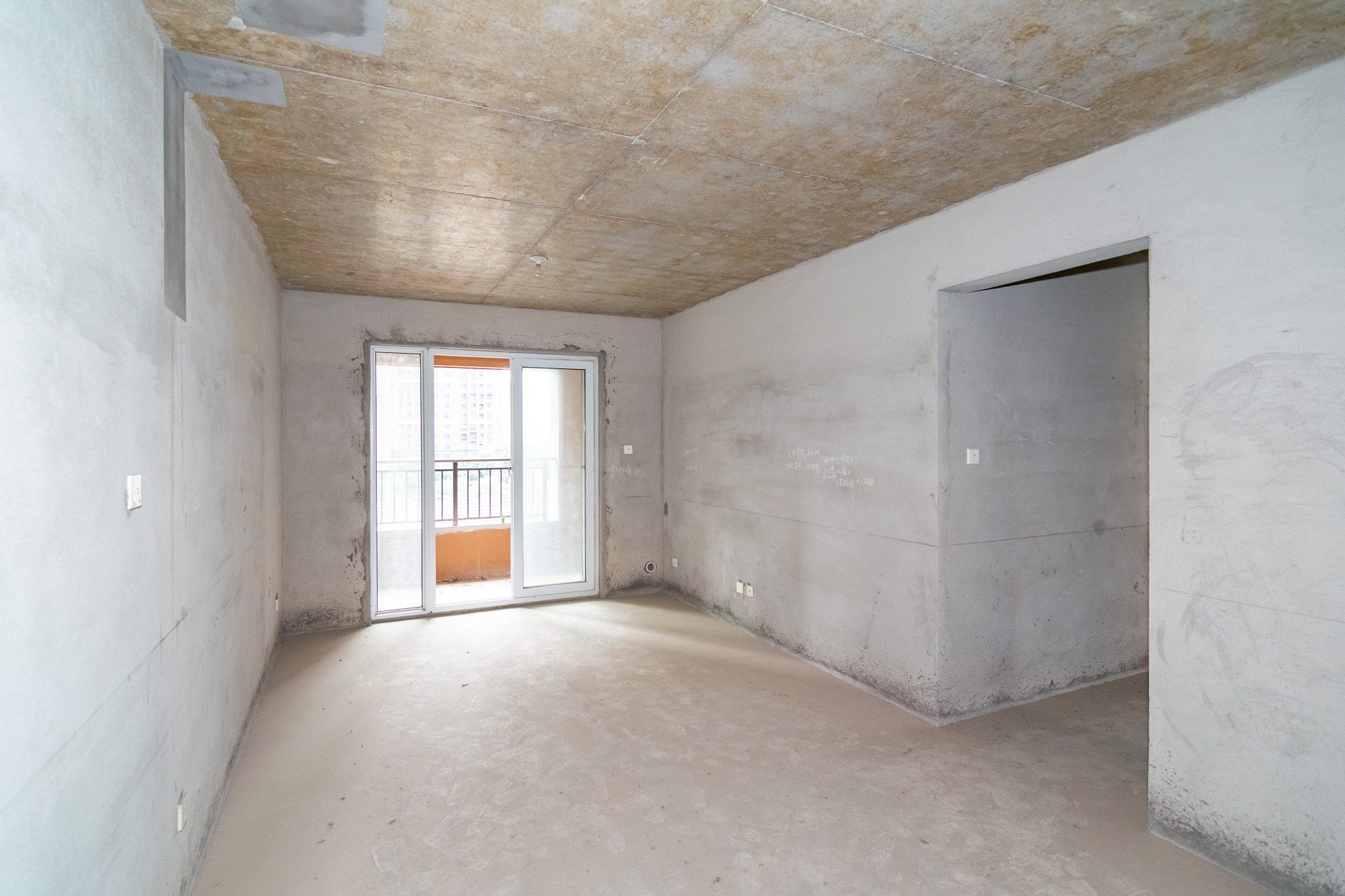 新城国际花都  3室2厅2卫   83.90万 新城国际花都  3室2厅2卫   83.90万客厅