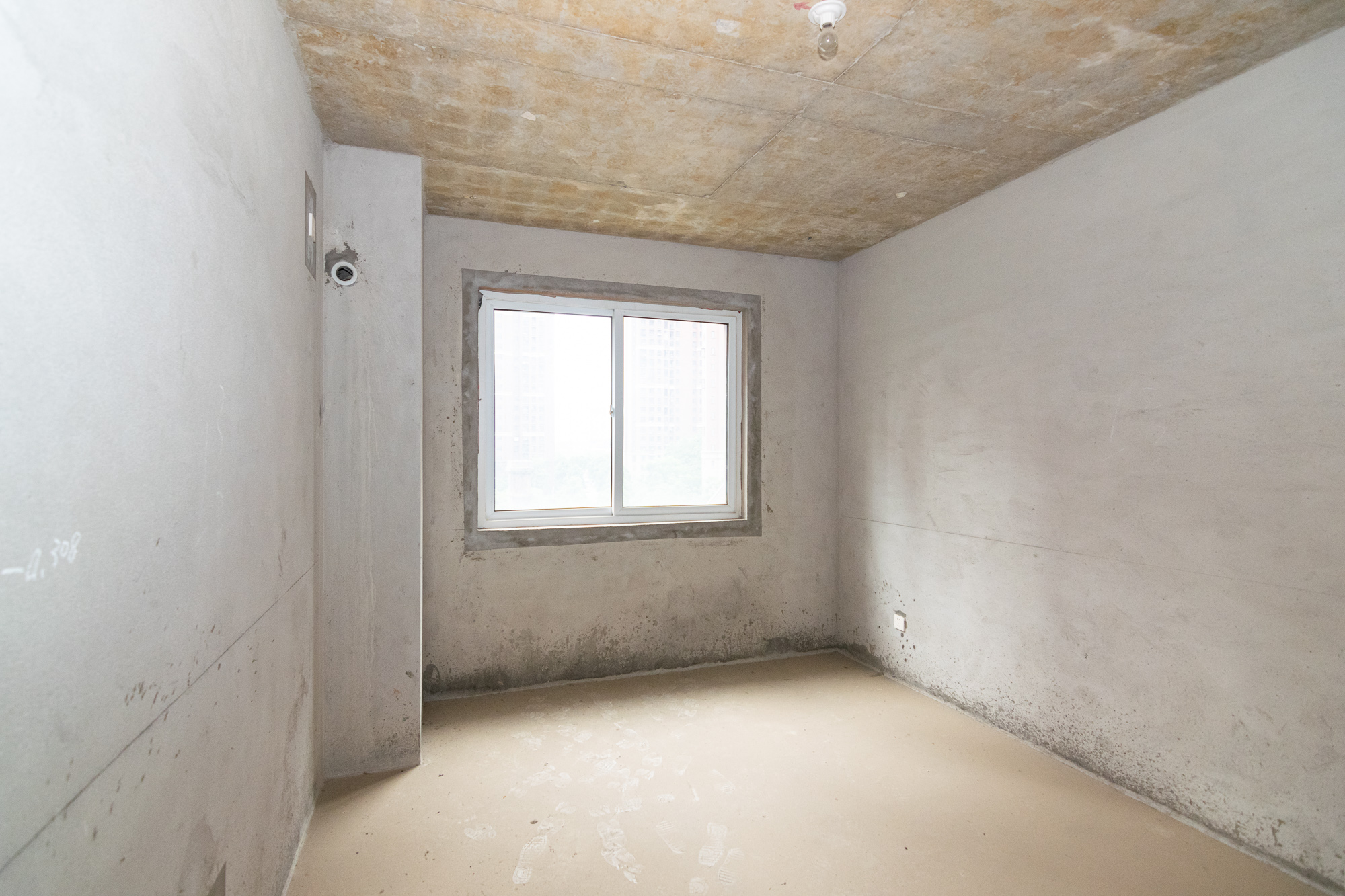 新城国际花都  3室2厅2卫   83.90万 新城国际花都  3室2厅2卫   83.90万卧室