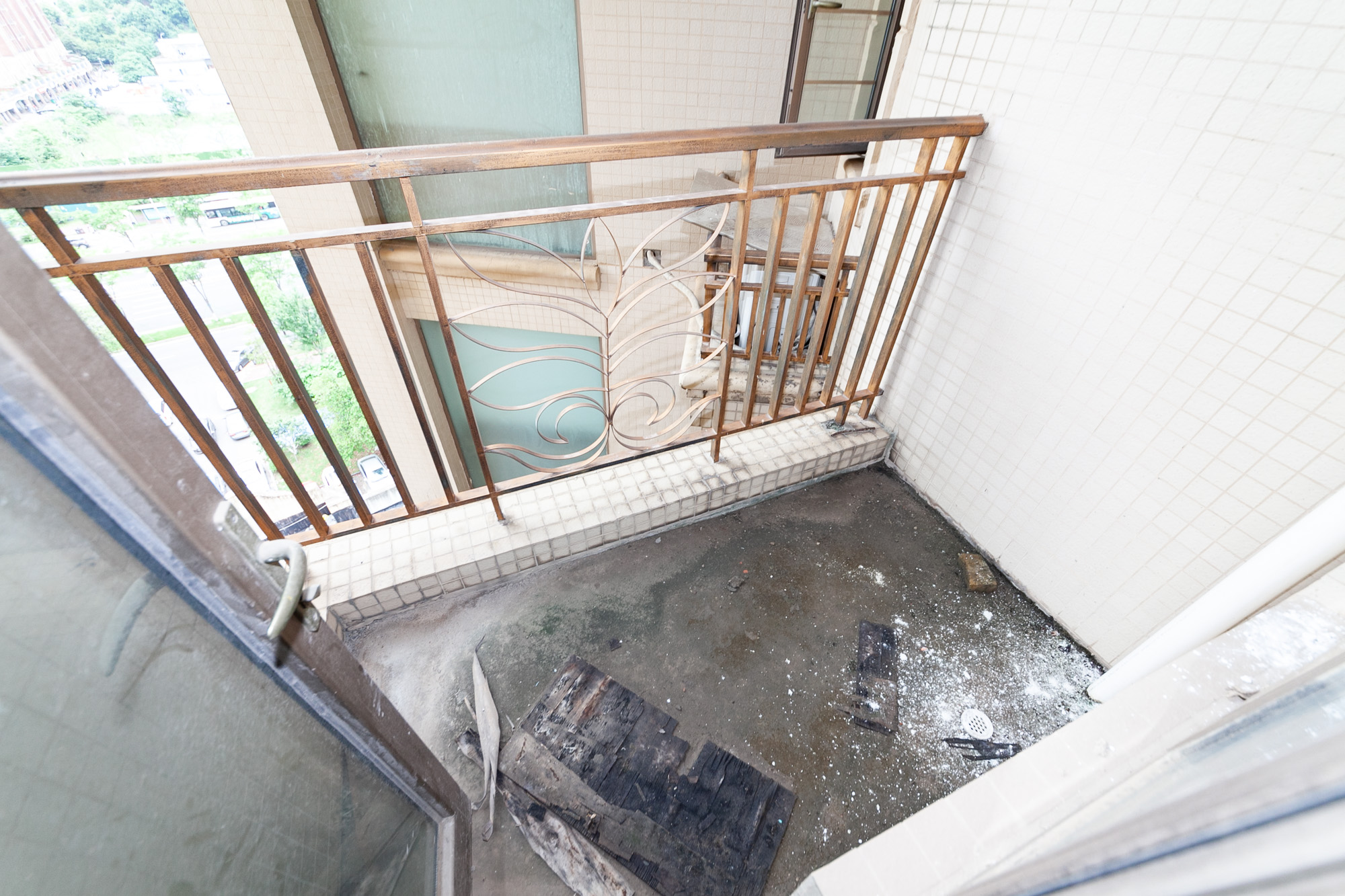 长沙玫瑰园  3室2厅2卫   90.00万阳台