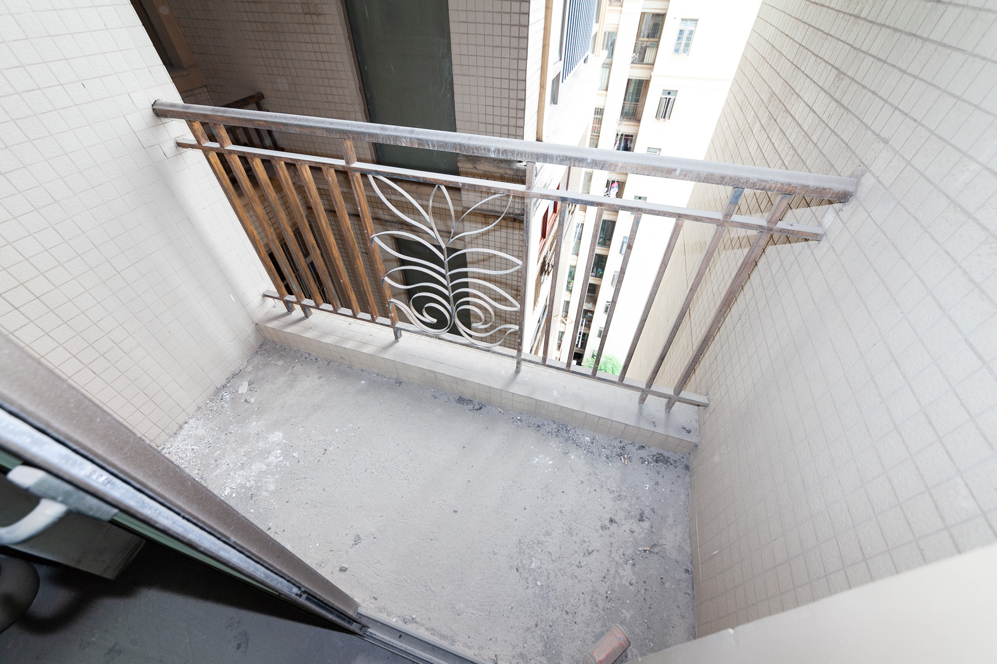 长沙玫瑰园  4室2厅3卫   141.50万阳台