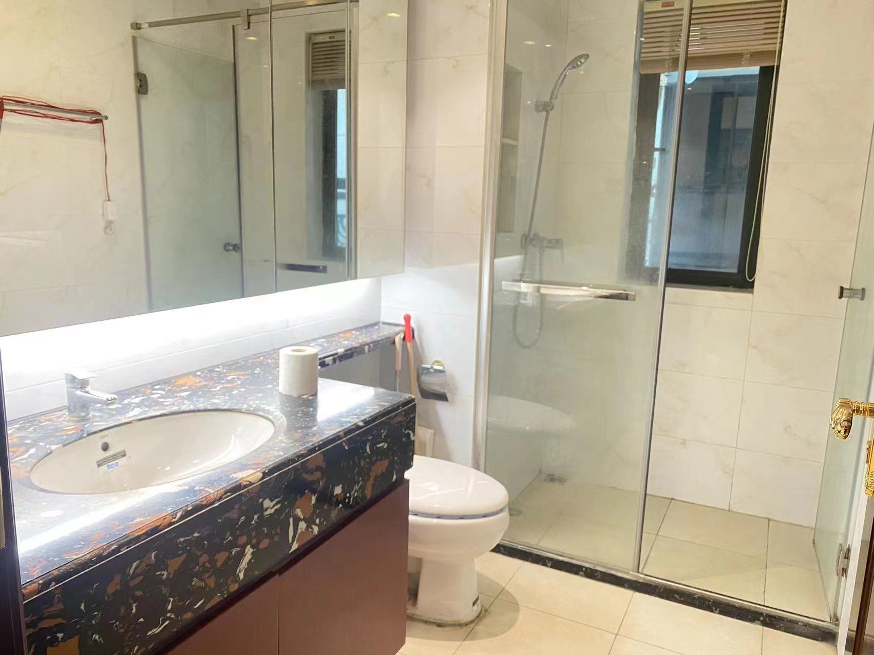 恒大华府  3室2厅1卫   95.00万 恒大华府  3室2厅1卫   95.00万室内图