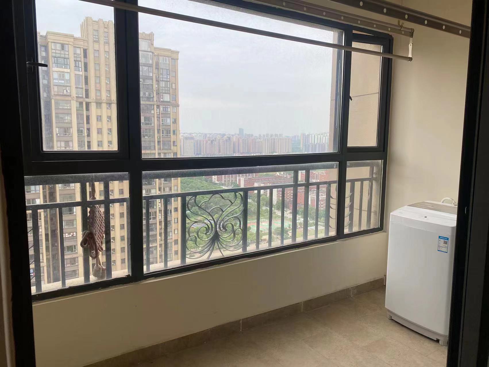 恒大华府  3室2厅1卫   95.00万 恒大华府  3室2厅1卫   95.00万室内图