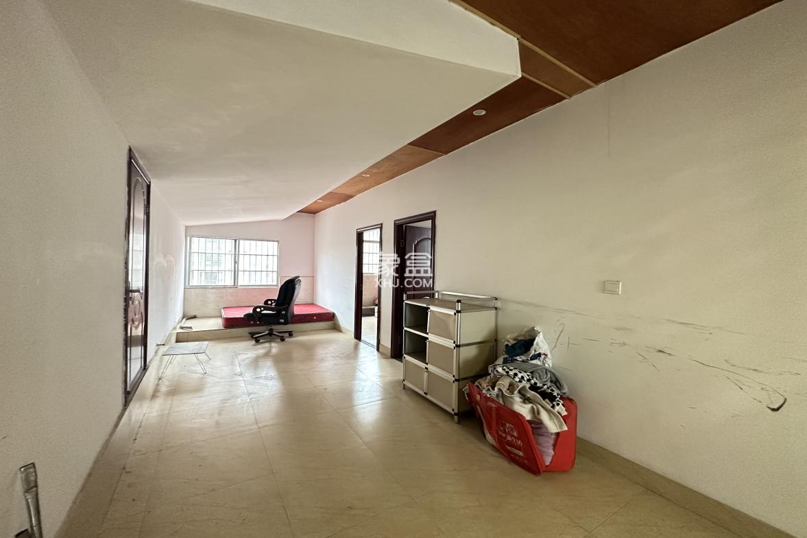 中南市场 3室2厅1卫 1100.00元/月 中南市场 3室2厅1卫 1100.00元/月室内图