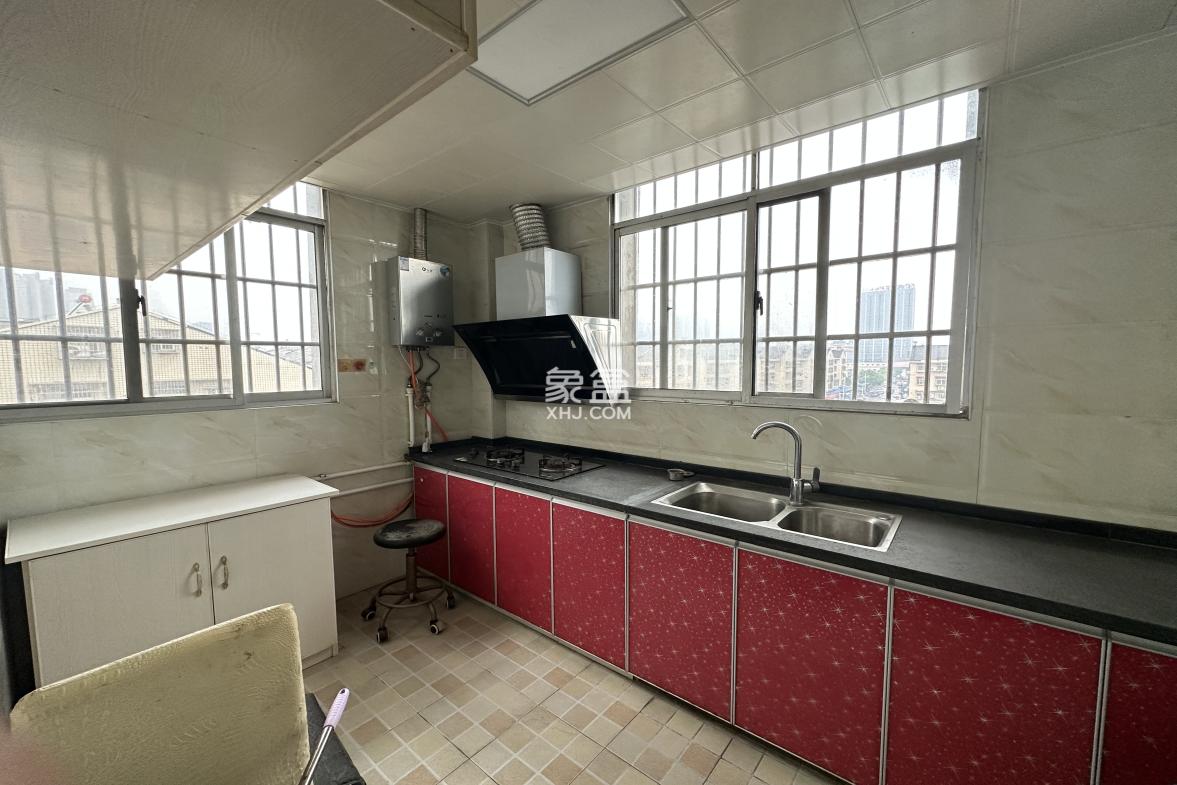 中南市场 3室2厅1卫 1100.00元/月 中南市场 3室2厅1卫 1100.00元/月室内图