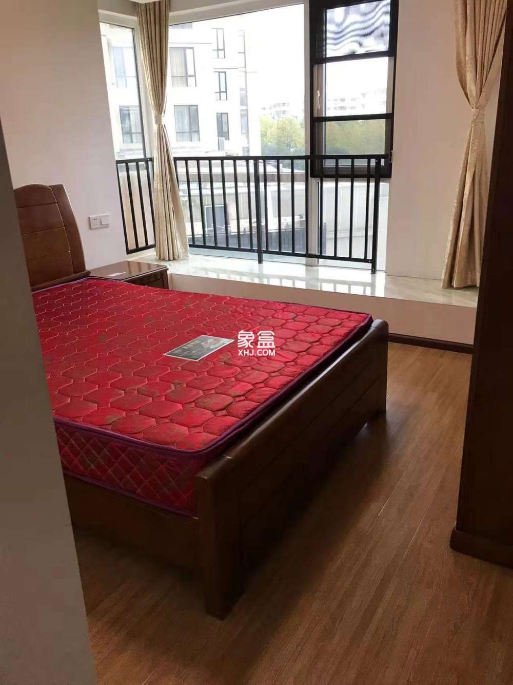 美的林城时代  3室2厅2卫   2800.00元/月室内图