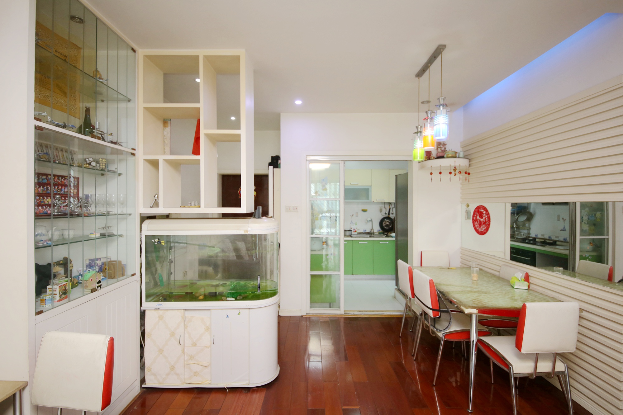 银港水晶城  2室2厅2卫    66.8万客厅