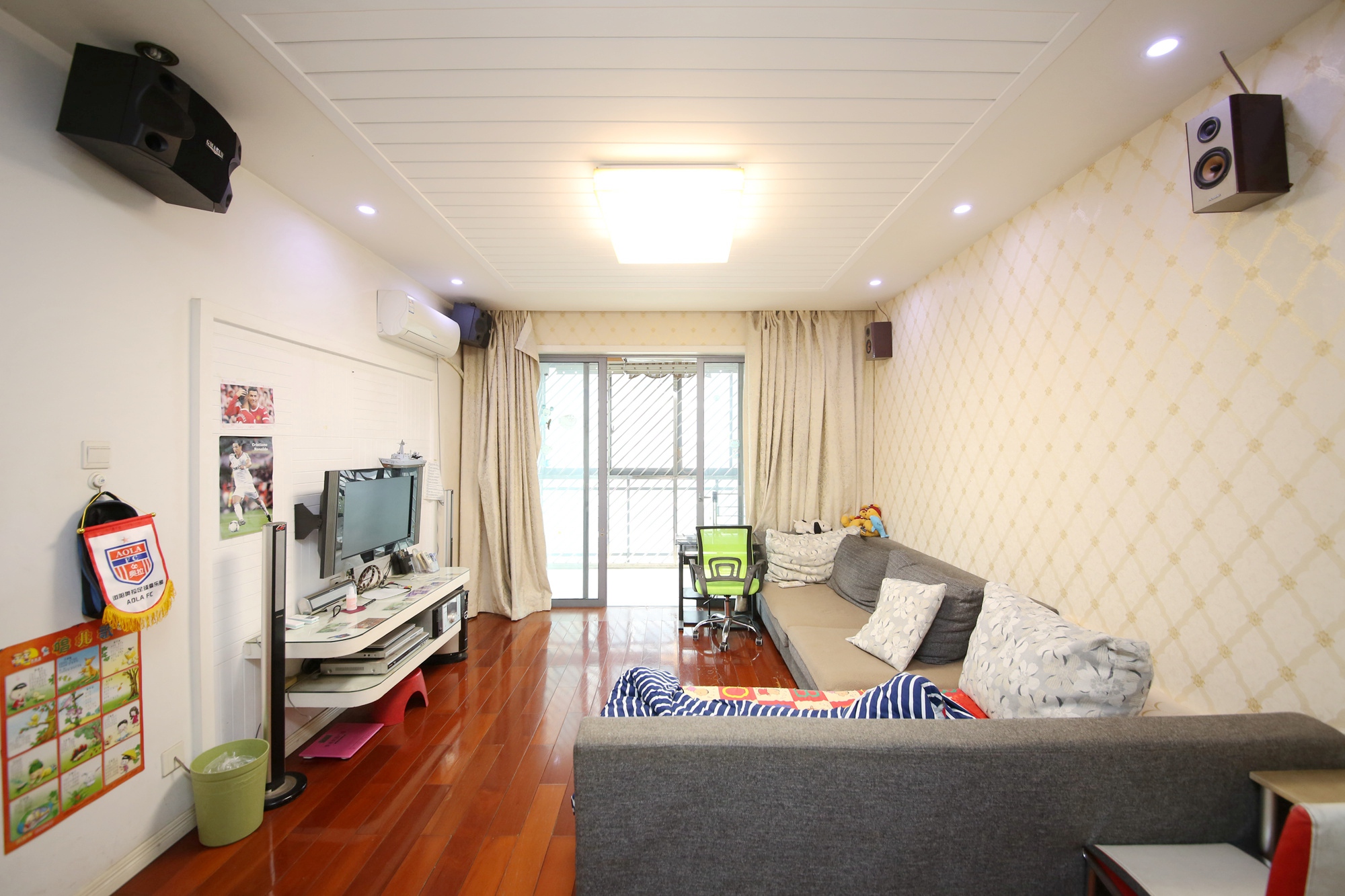 银港水晶城  2室2厅2卫    66.8万客厅