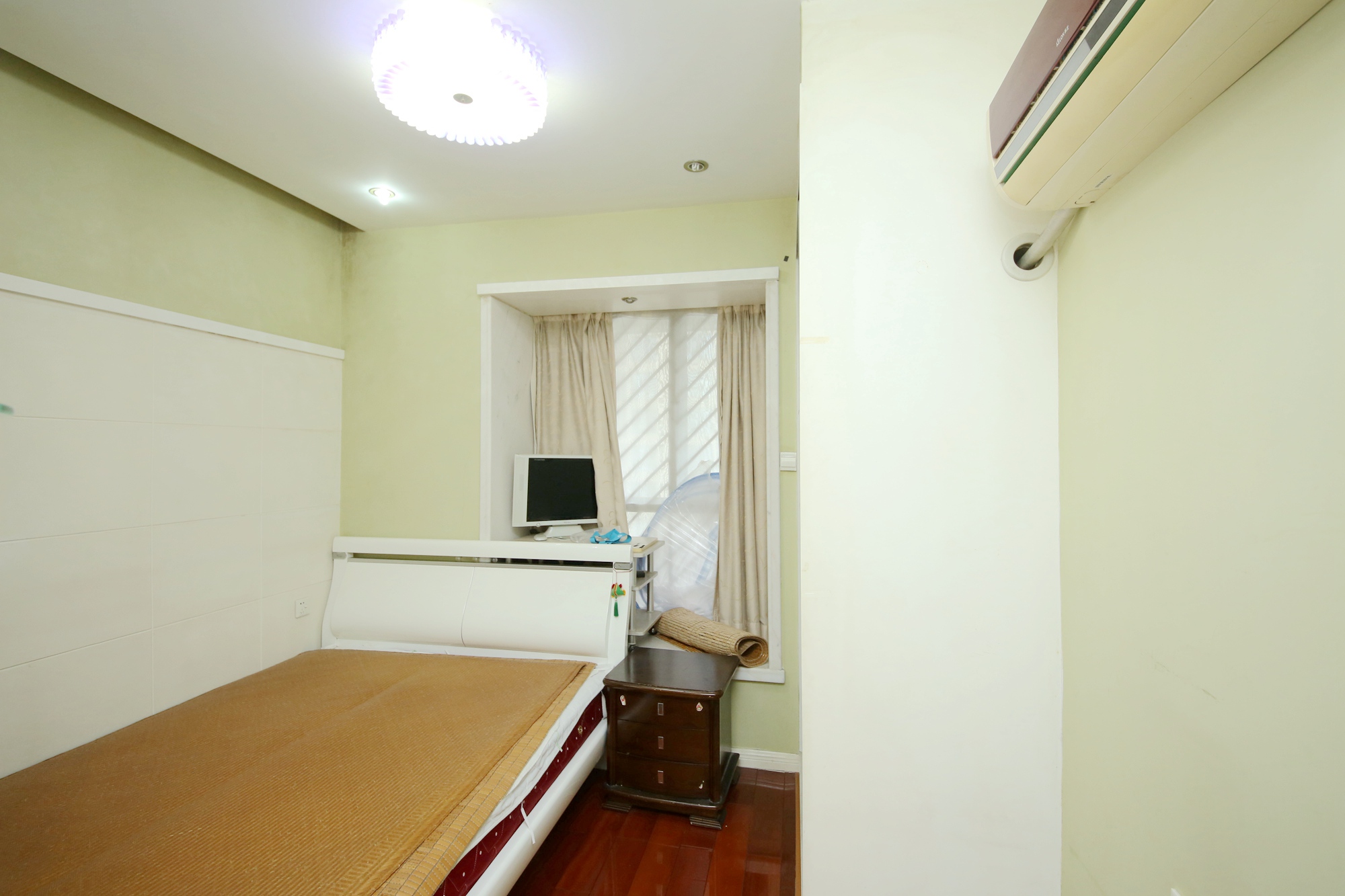 银港水晶城  2室2厅2卫    66.8万卧室