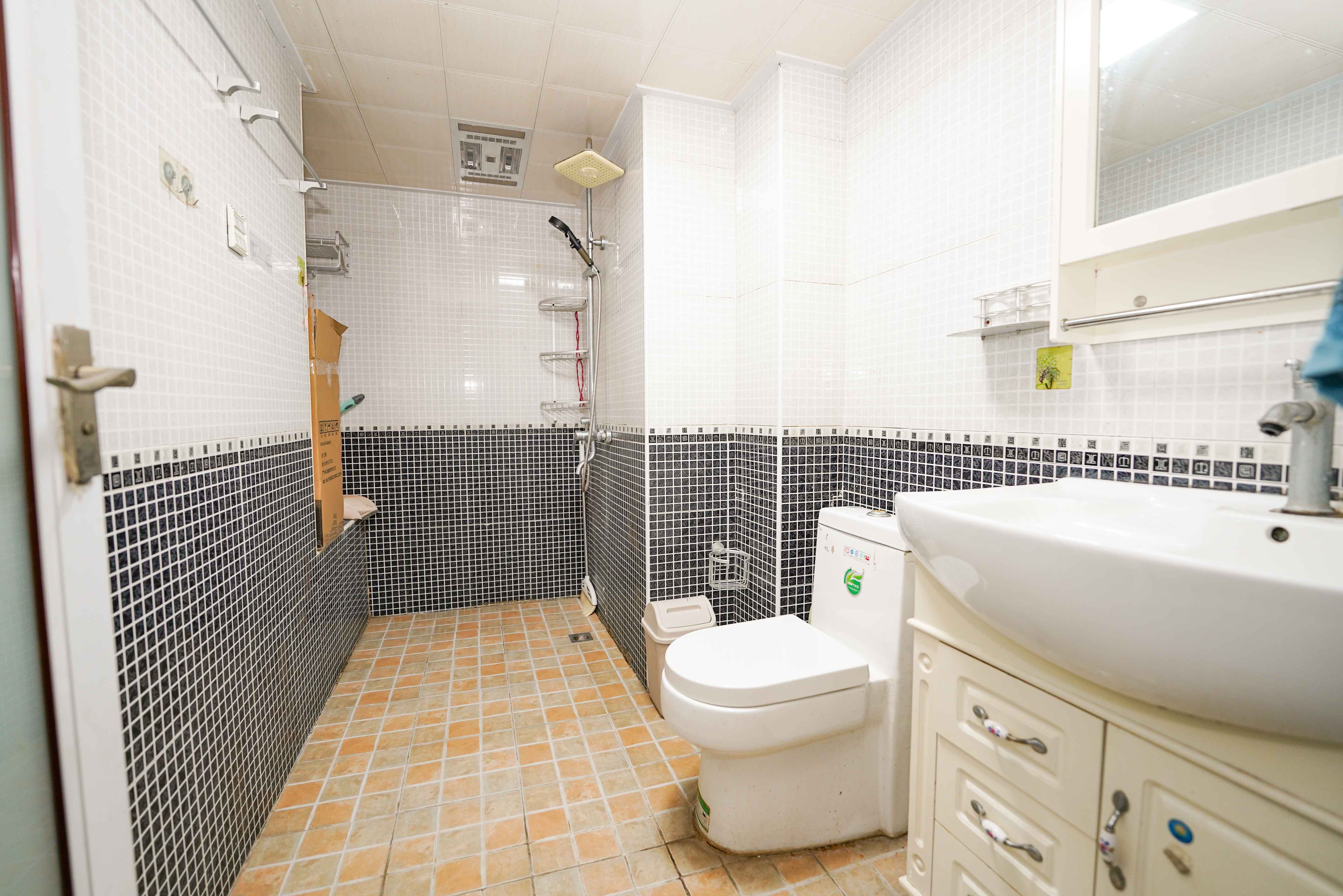 中信文化广场(中信新城二期)  1室1厅1卫    33.9万 中信文化广场(中信新城二期)  1室1厅1卫    33.9万卫生间