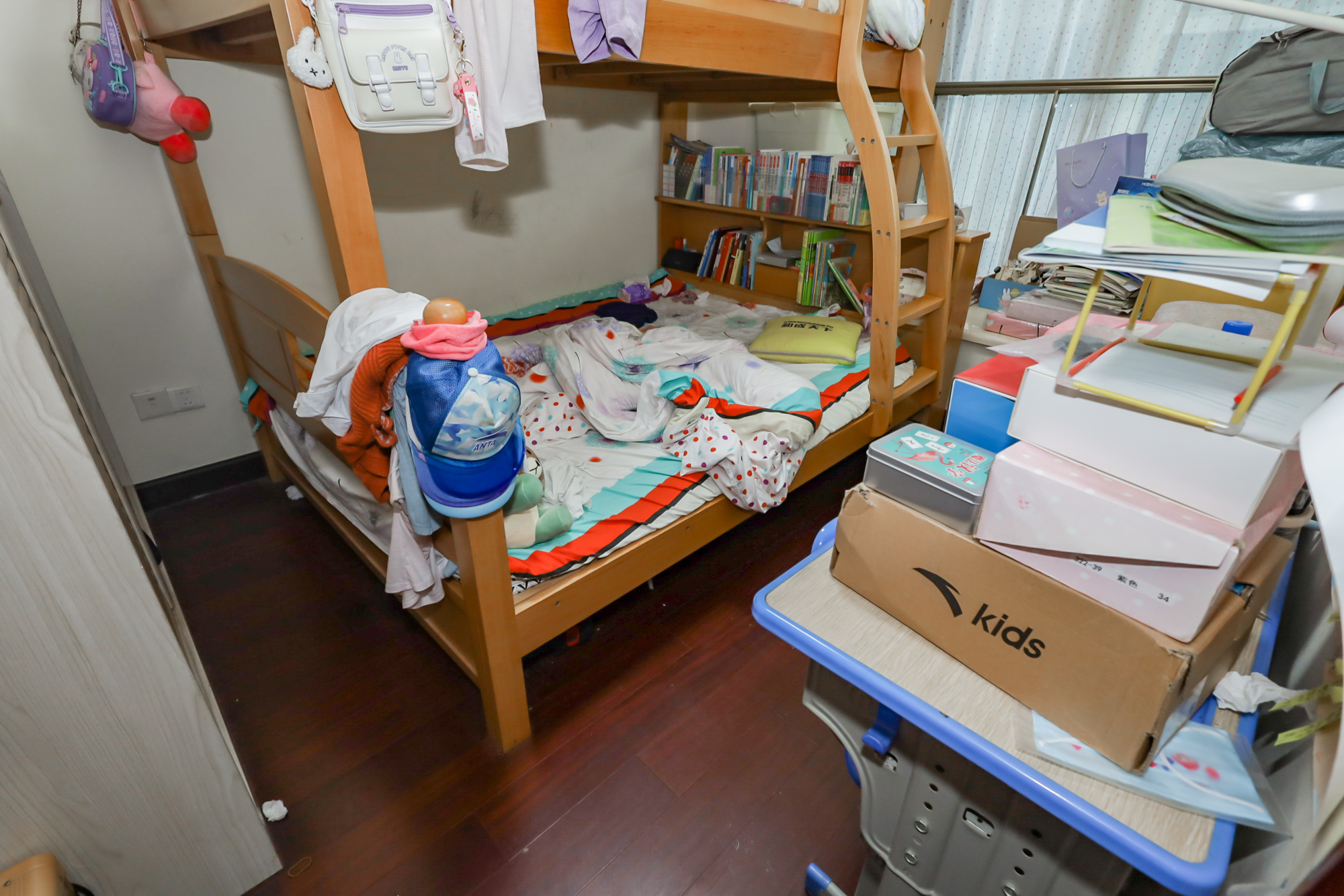 恒大华府  2室2厅1卫   151.50万卧室