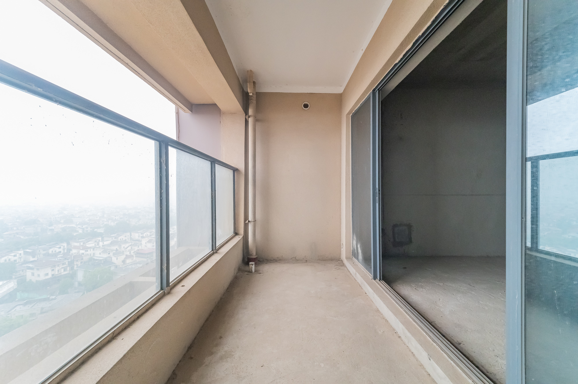 碧桂园威尼斯城 4室2厅2卫 102.98万 碧桂园威尼斯城 4室2厅2卫 102.98万阳台