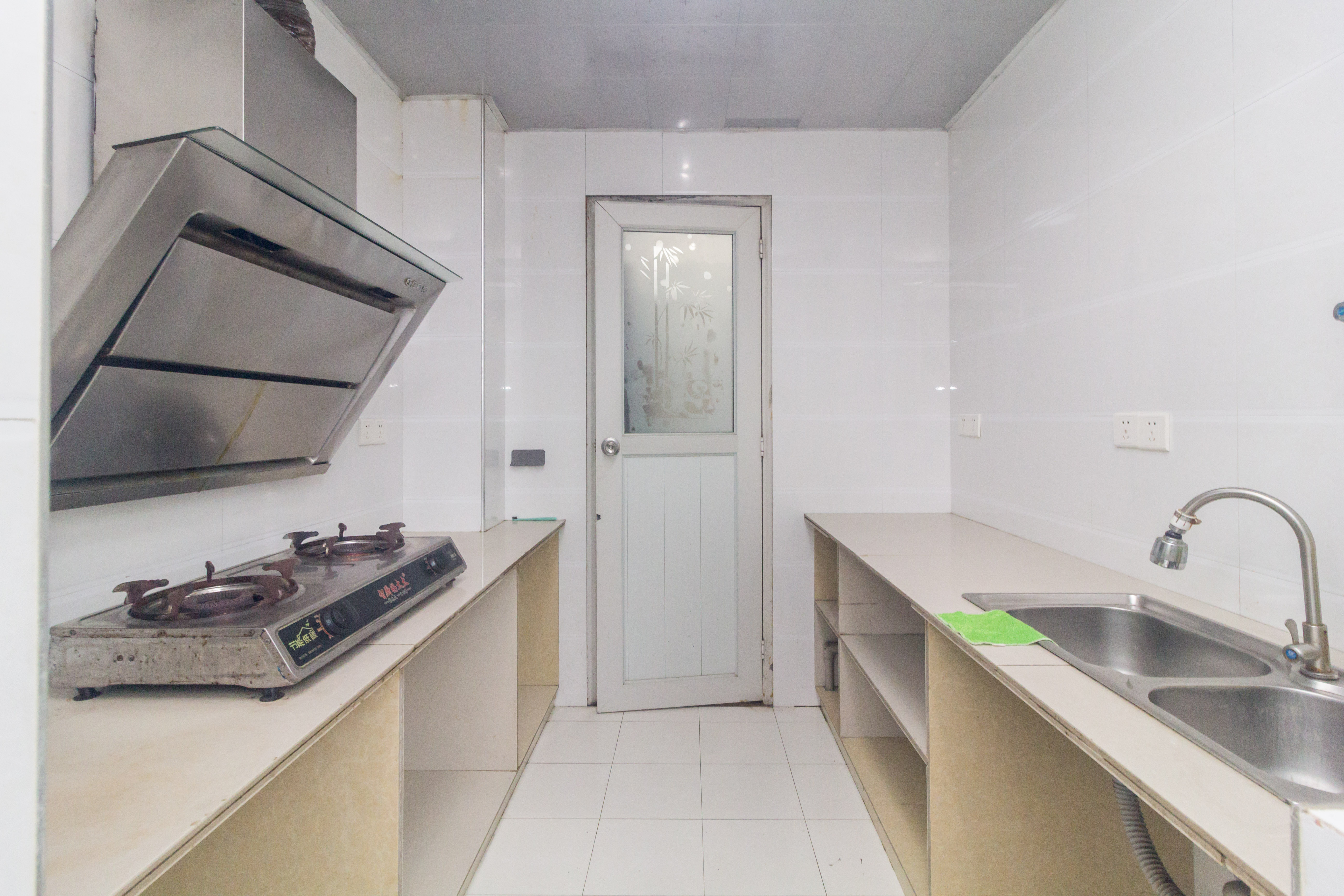 中国铁建国际城一期  3室2厅1卫   54.80万 中国铁建国际城一期  3室2厅1卫   54.80万厨房