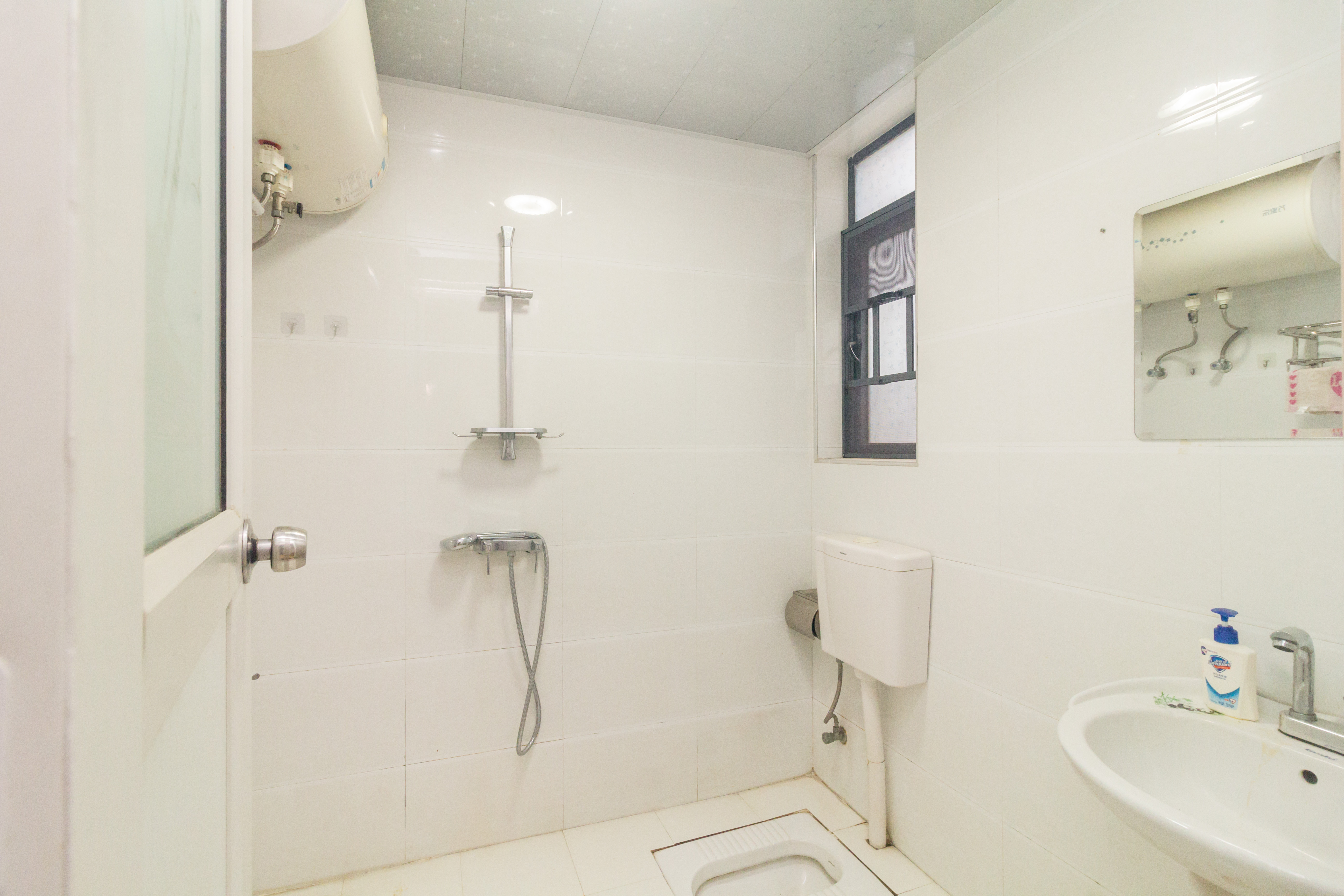 中国铁建国际城一期  3室2厅1卫   54.80万 中国铁建国际城一期  3室2厅1卫   54.80万卫生间